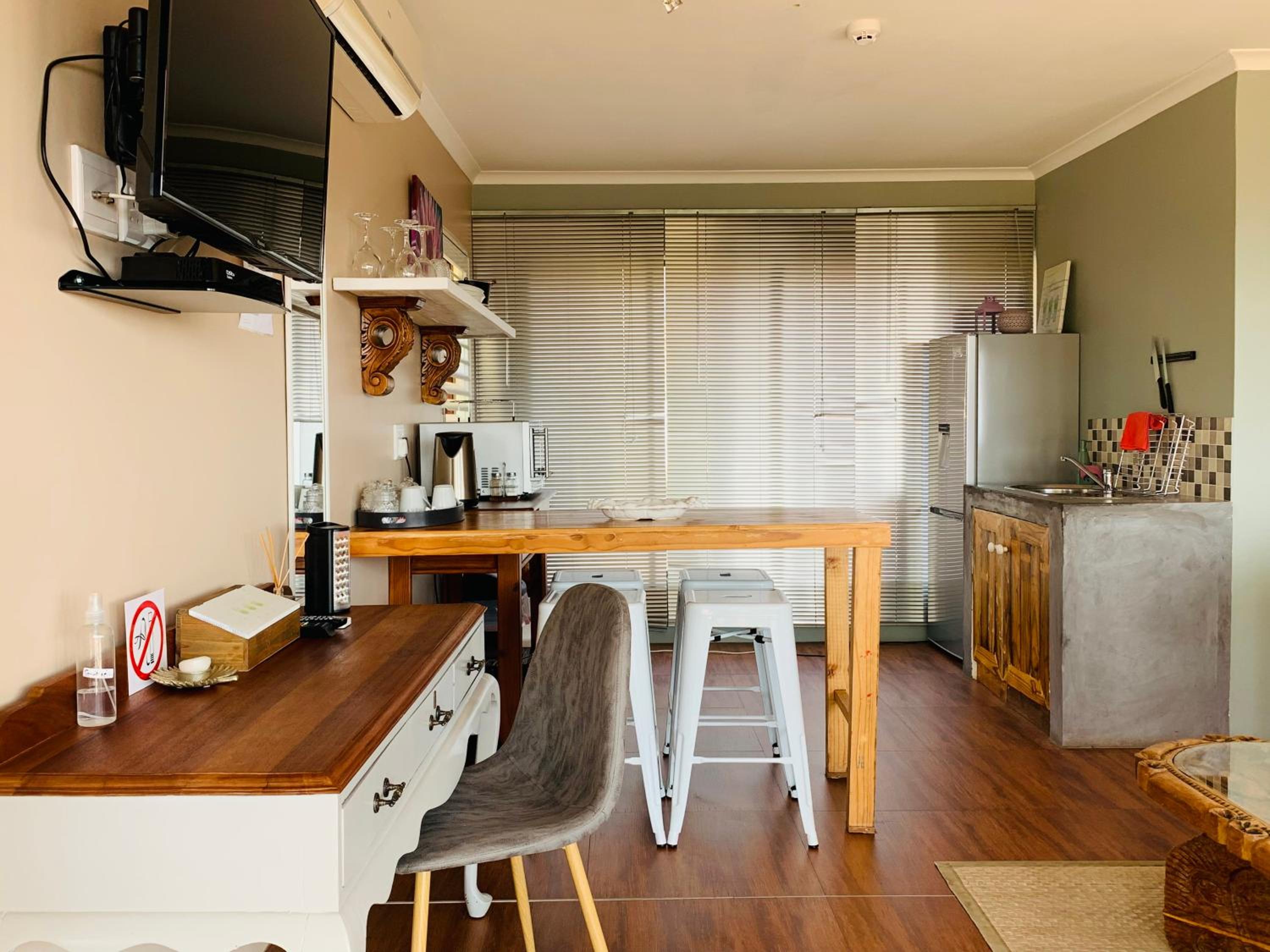 Deluxe Family Suite - Photo 5