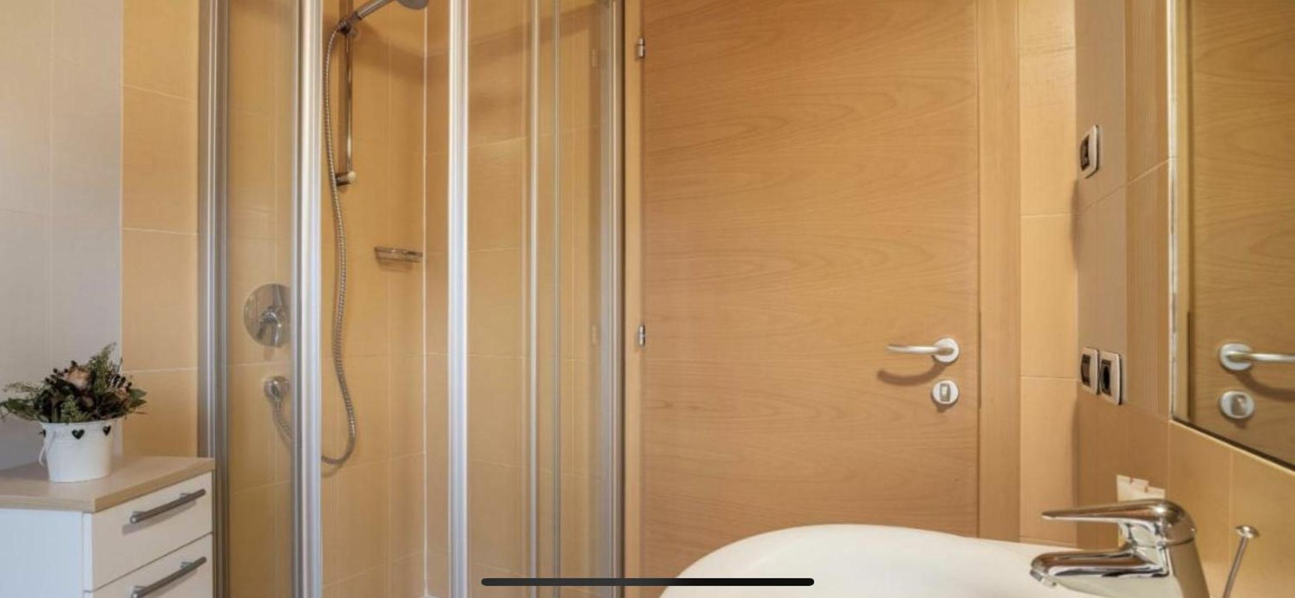 Two-Bedroom Apartment with Garden View - Photo 13