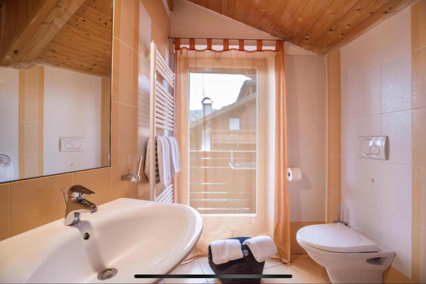 Two-Bedroom Apartment with Garden View - Photo 11