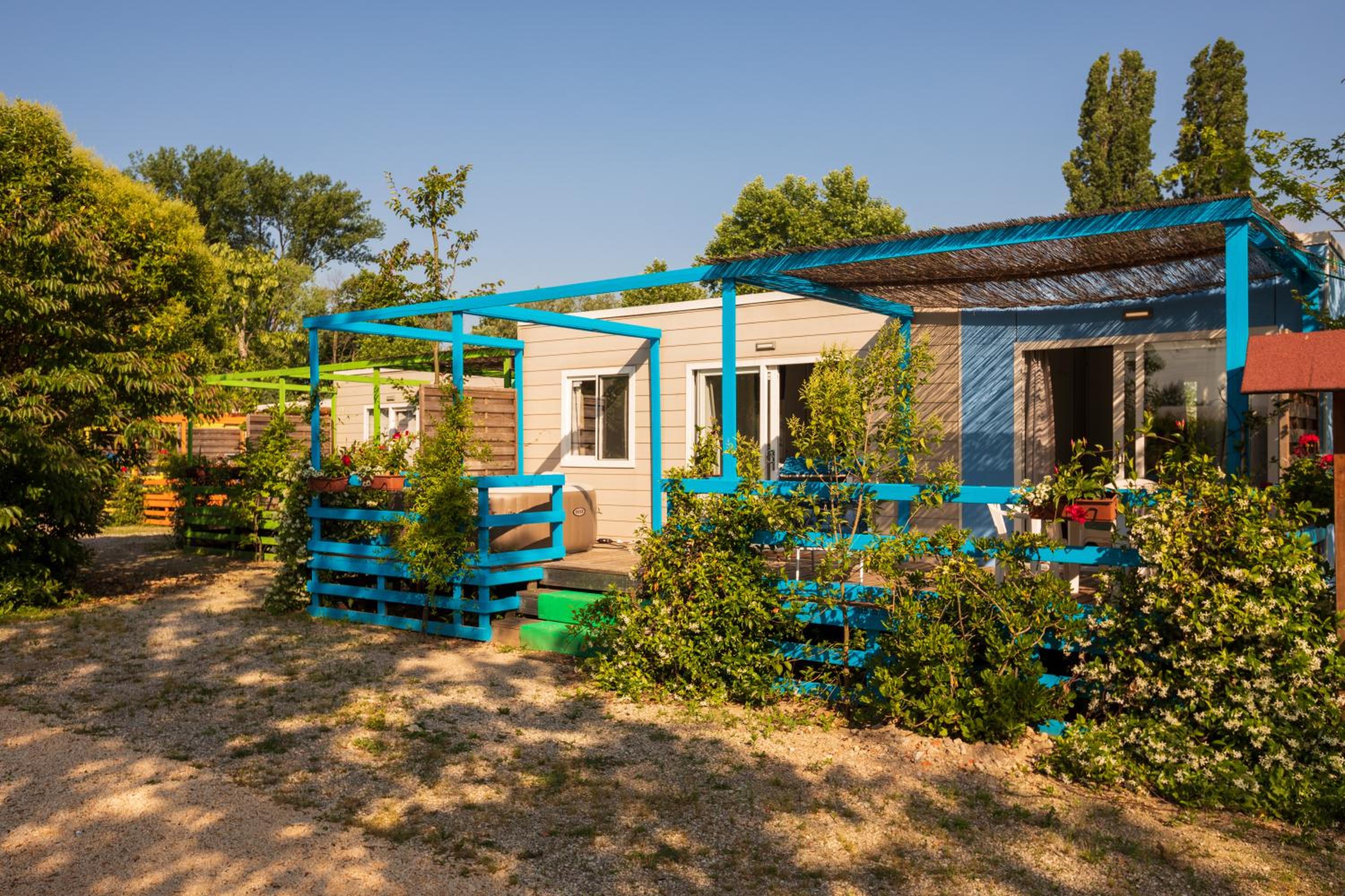 Mobile Home photo 3