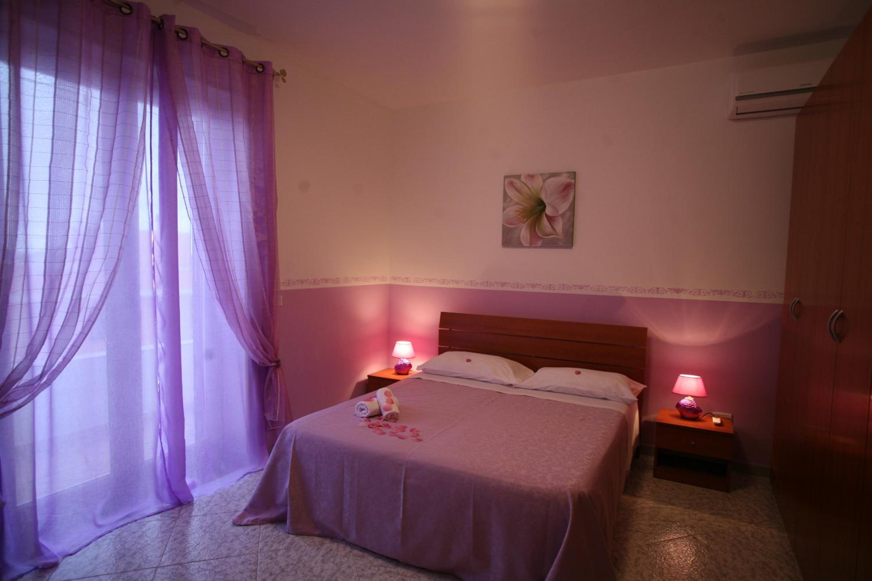 Double or Twin Room with Balcony and Private External Bathroom photo 2