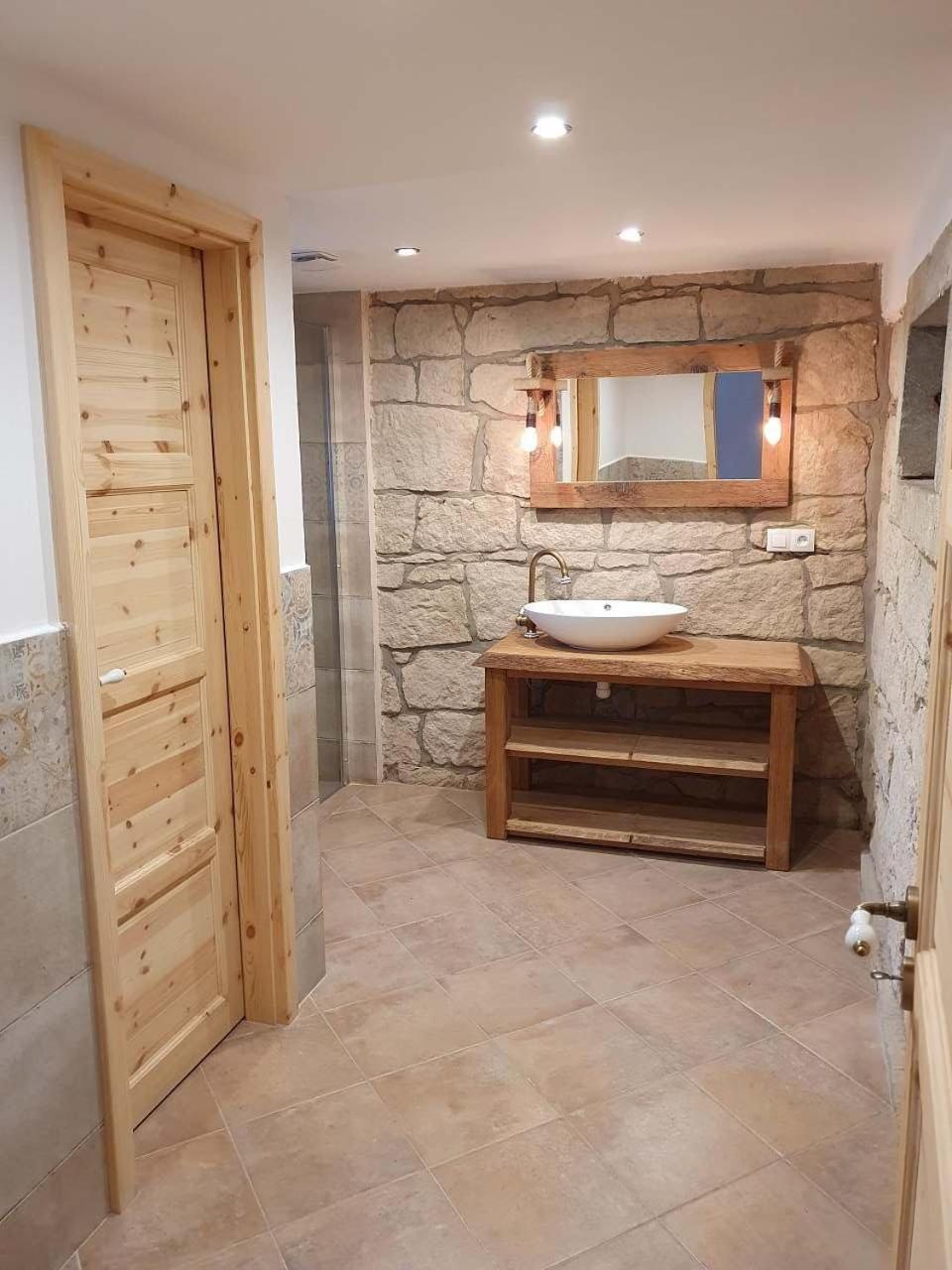 Quadruple Room with Private External Bathroom photo 3
