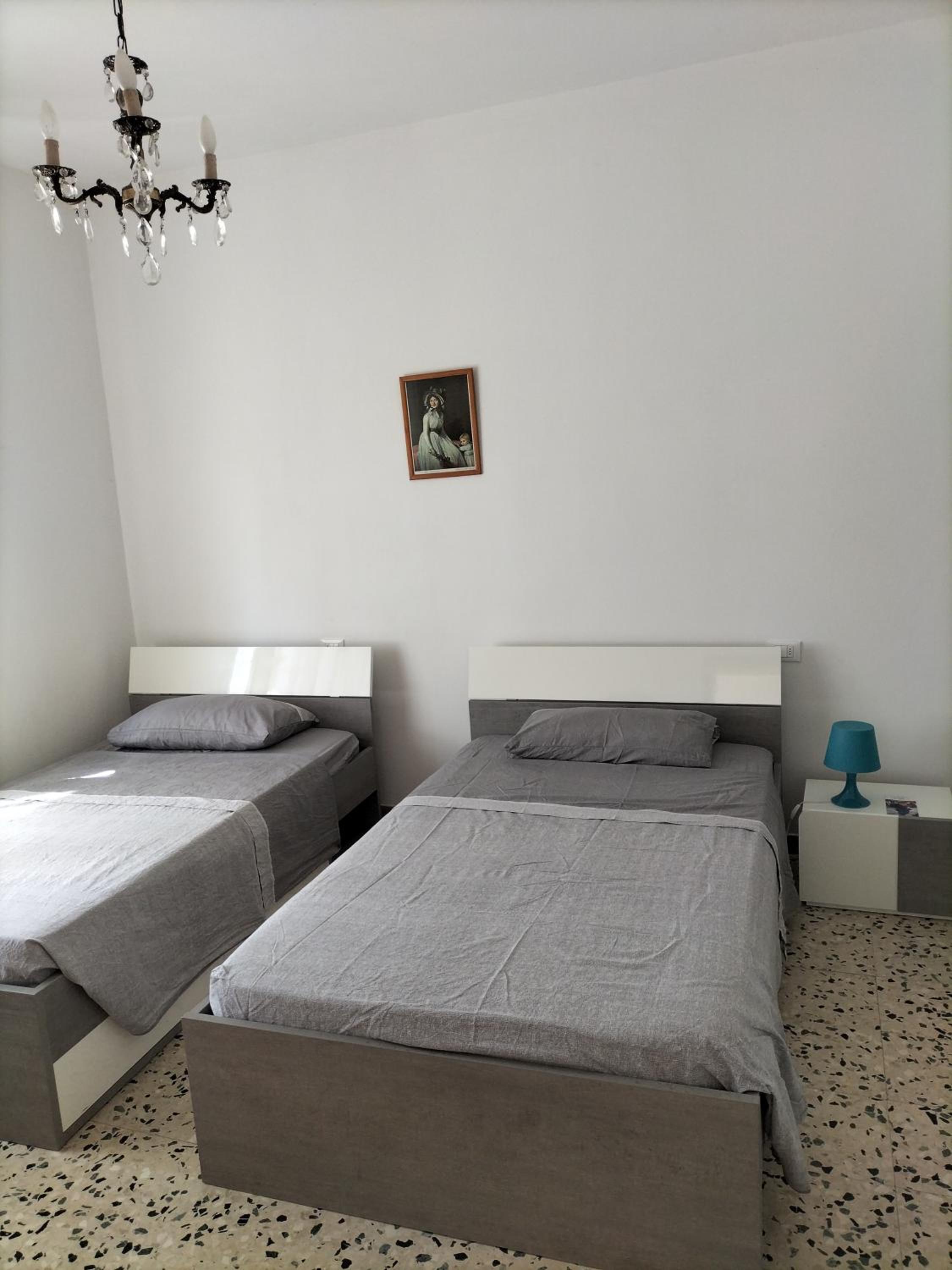 Quadruple Room with Private Bathroom - Photo 16