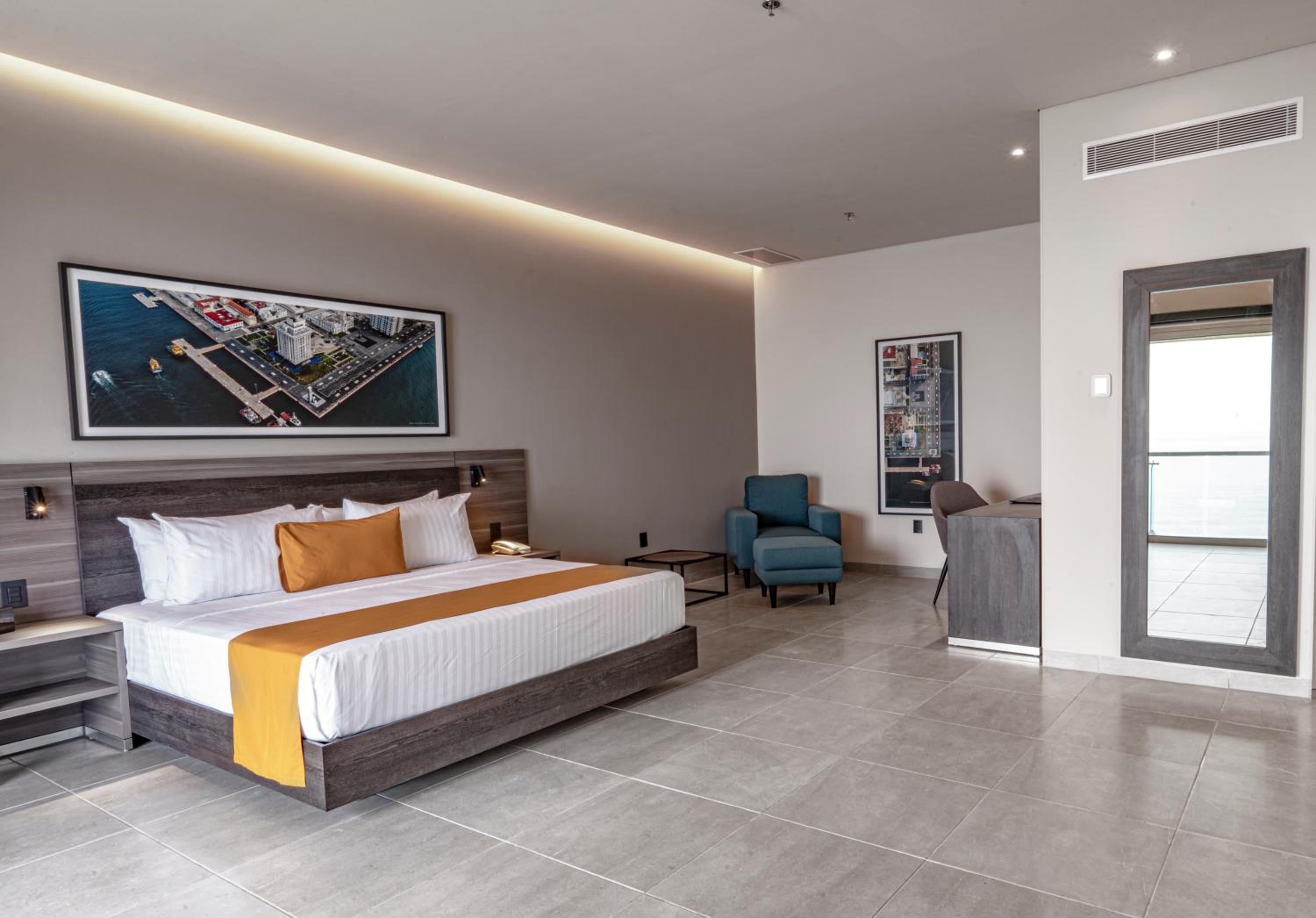 King Suite with Sofa Bed and Ocean View - Photo 4
