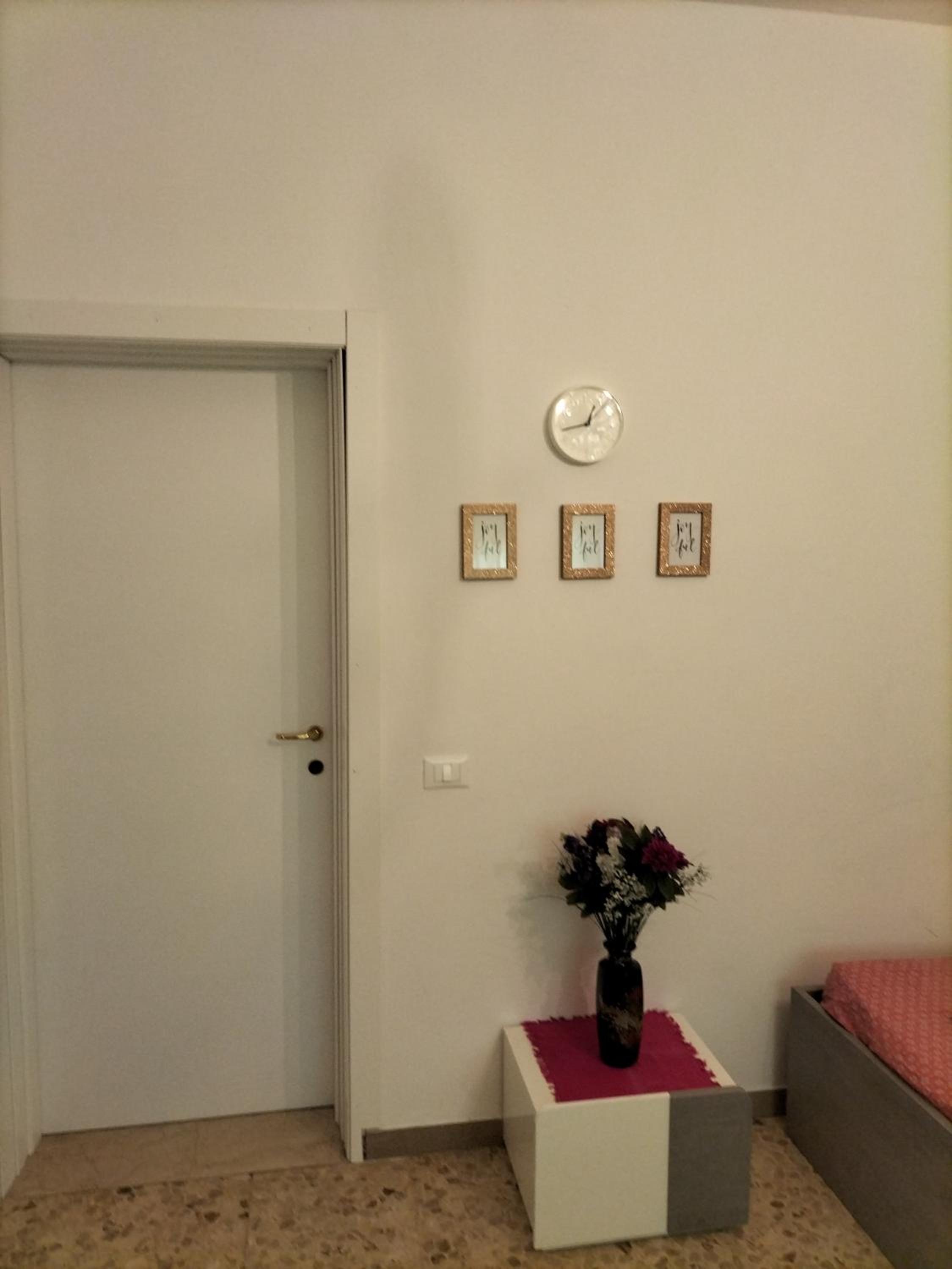 Quadruple Room with Private Bathroom - Photo 11
