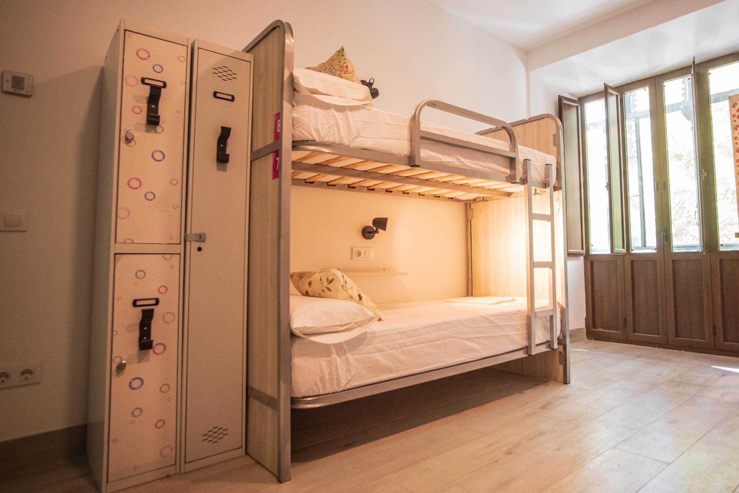 Cama en Habitación Compartida Mixta de 8 Camas