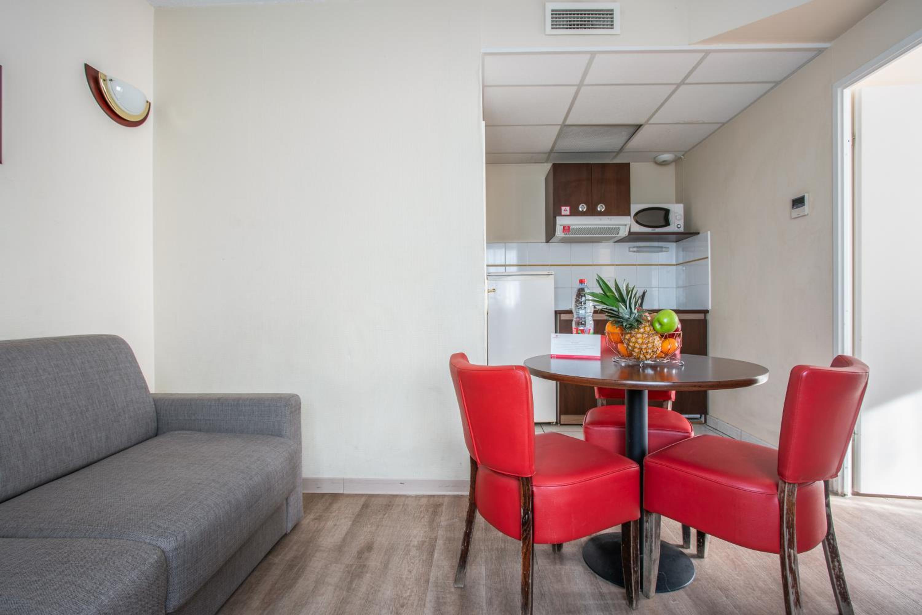 Apartment - Photo 3