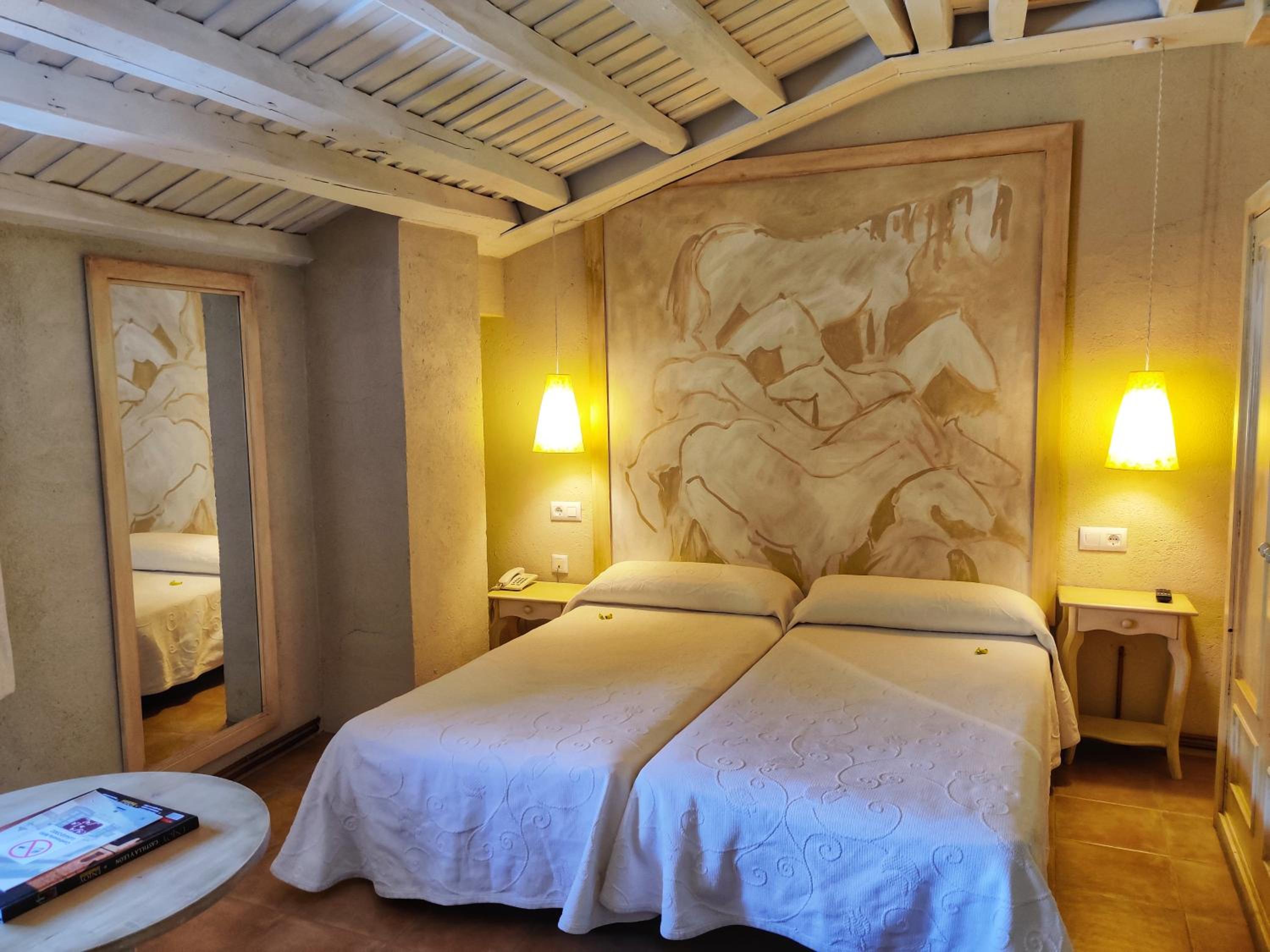 Standard Double or Twin Room photo 3