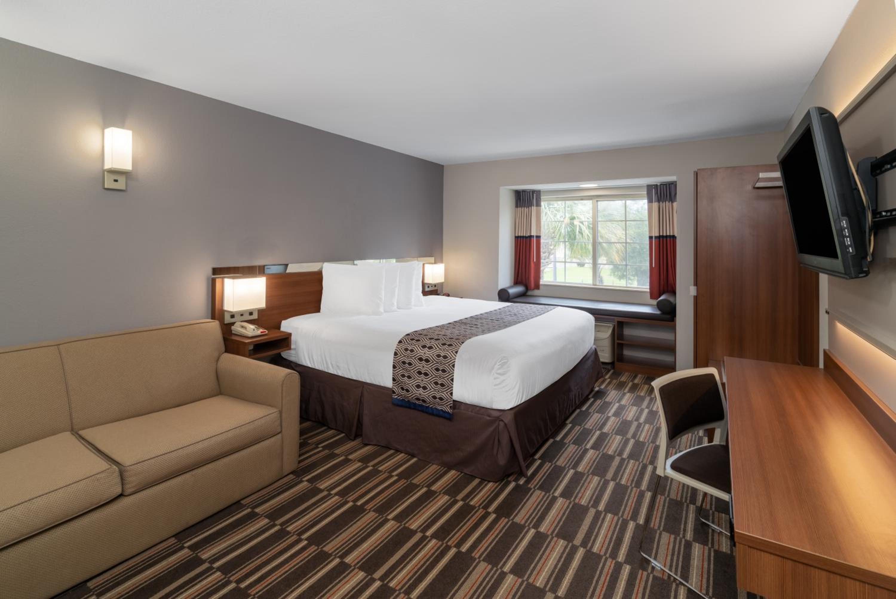 King Room - Non-Smoking - Photo 1