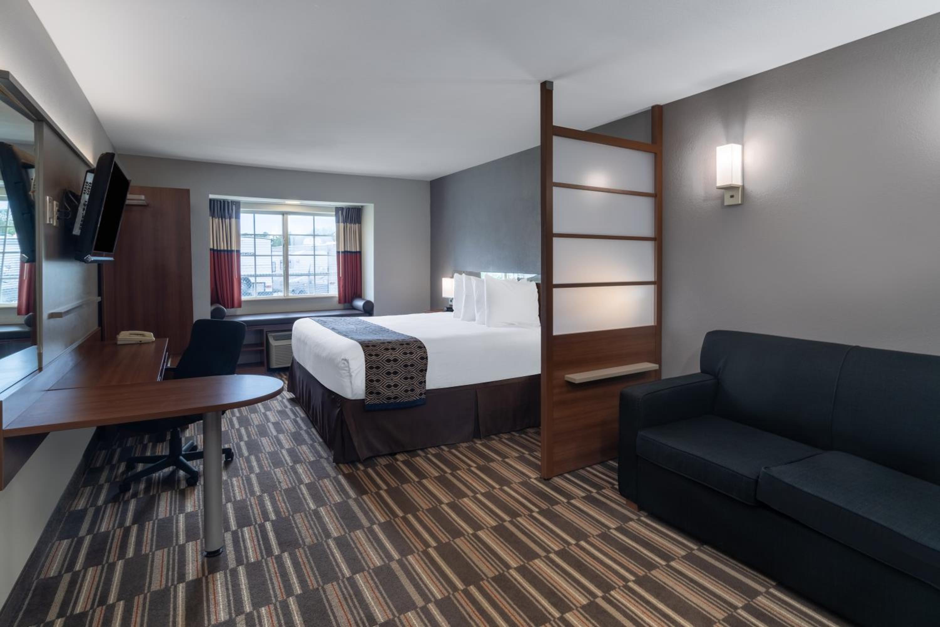 King Room - Non-Smoking - Photo 2