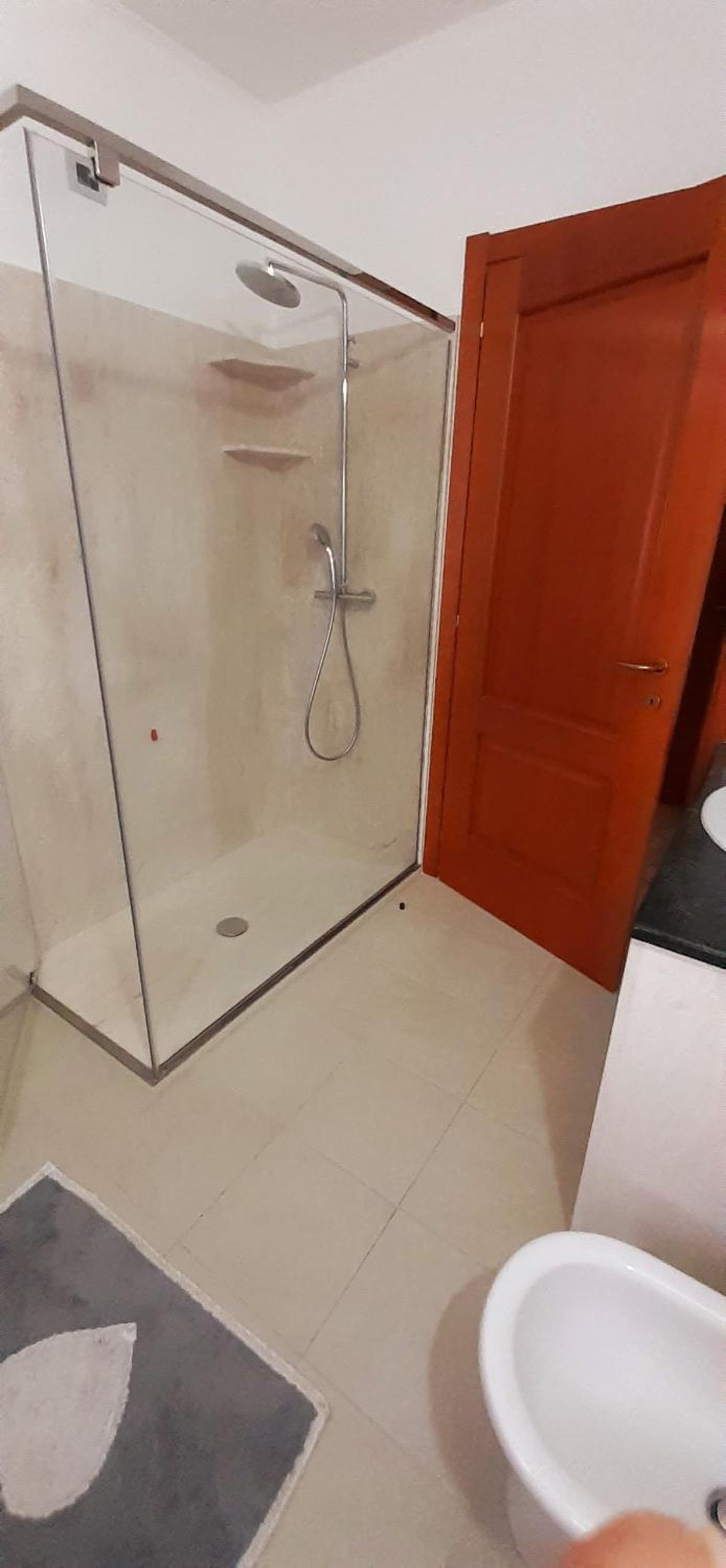 Large Double Room with Private Bathroom photo 3