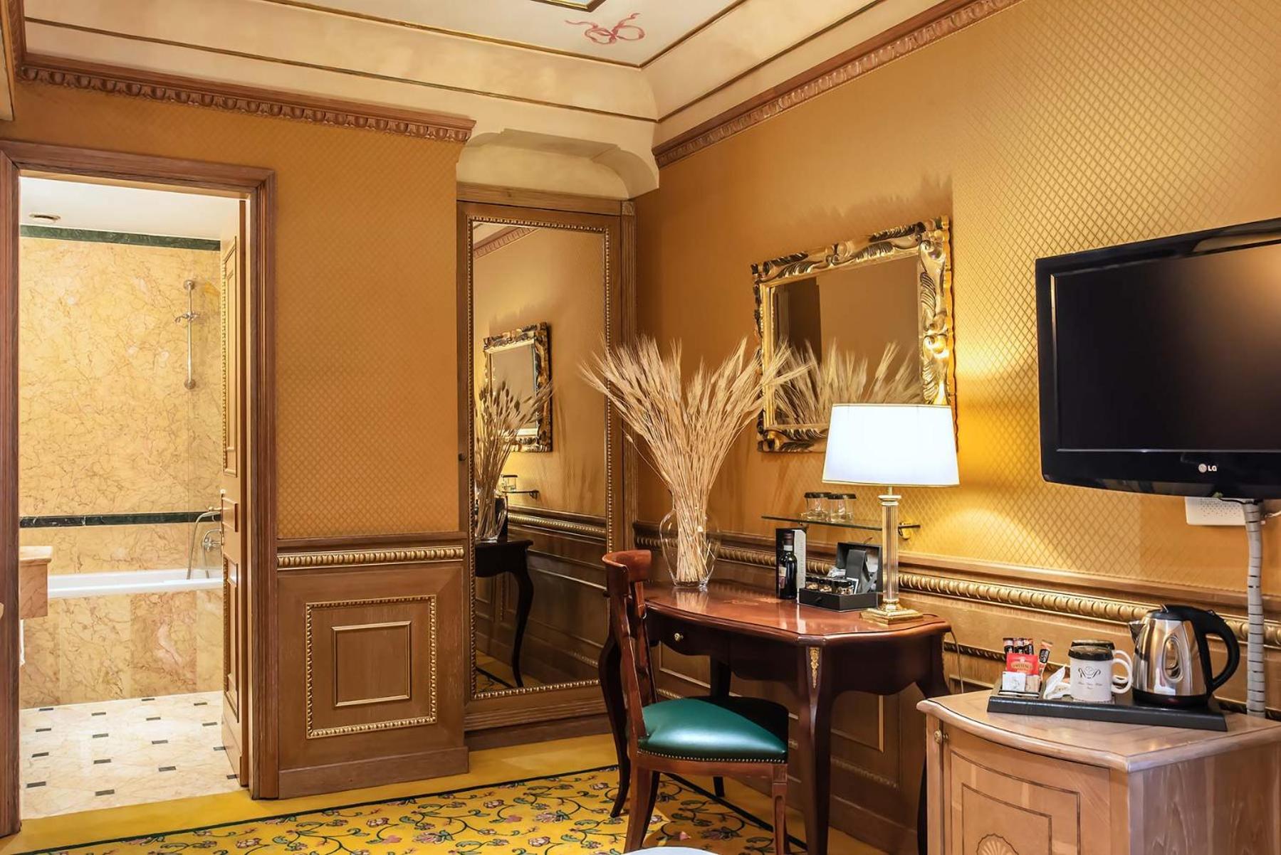 Deluxe Double or Twin Room