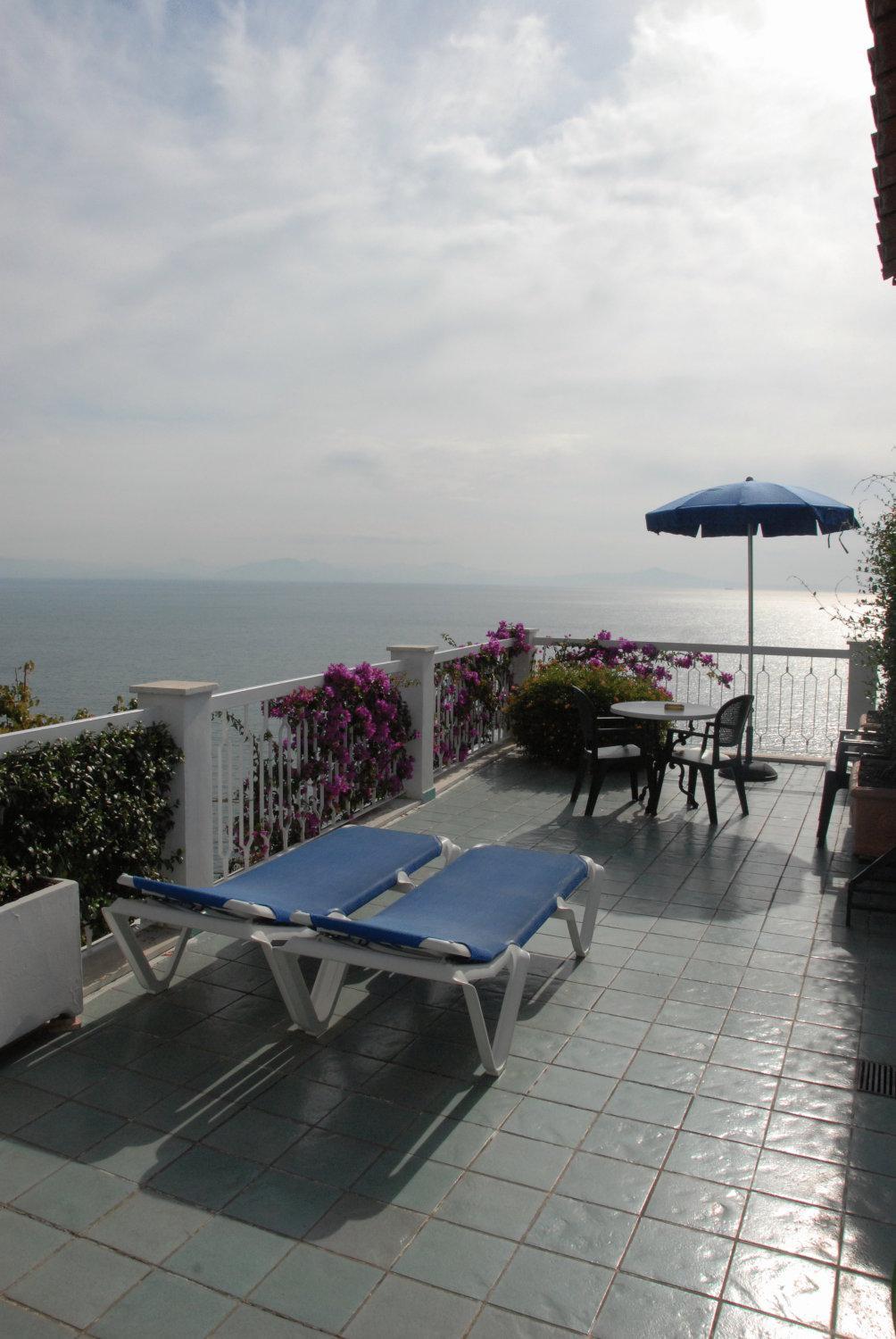 Junior Suite with Sea View (3 Adults) - Photo 2