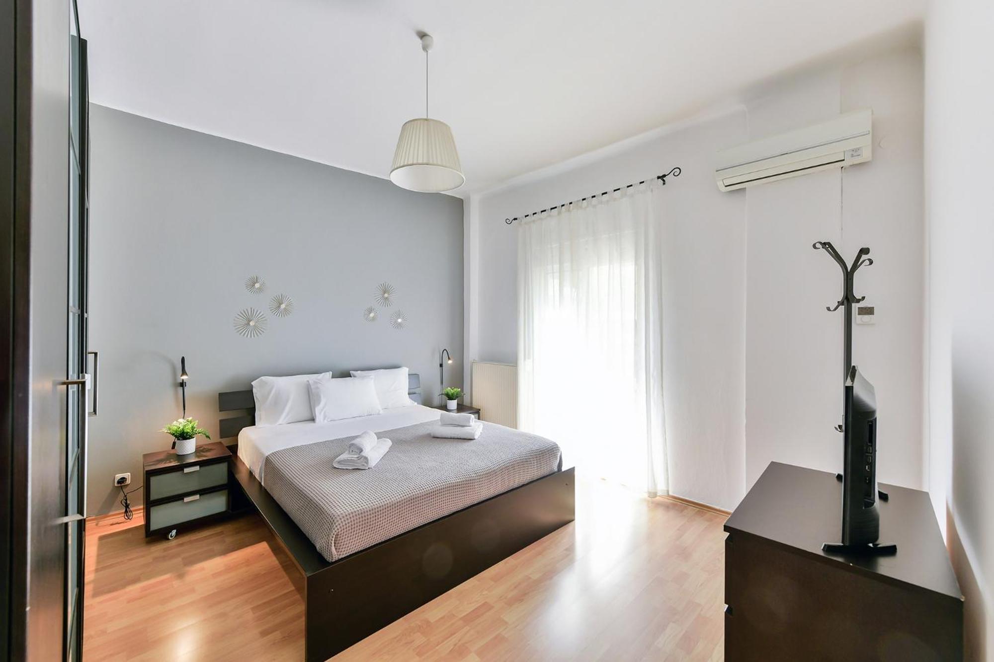 Three-Bedroom Apartment - Photo 21