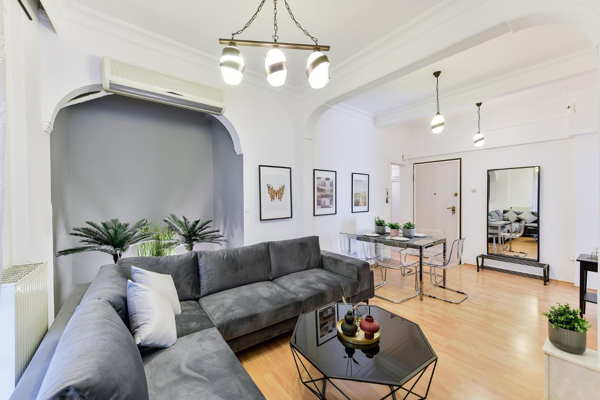 Three-Bedroom Apartment - Photo 1