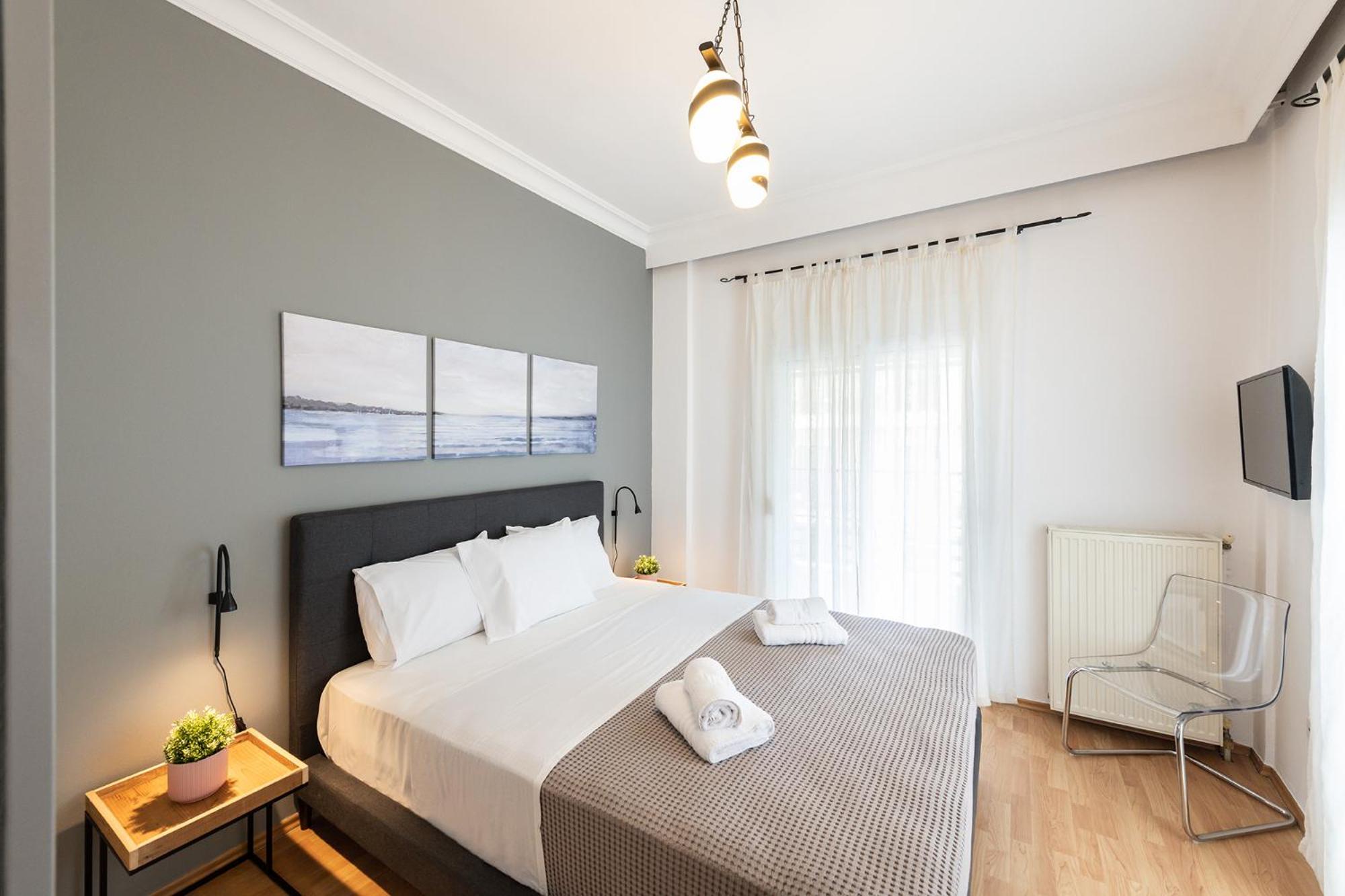 Three-Bedroom Apartment - Photo 32