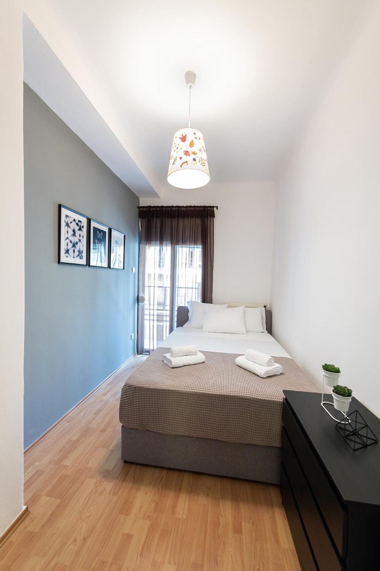 Three-Bedroom Apartment - Photo 4