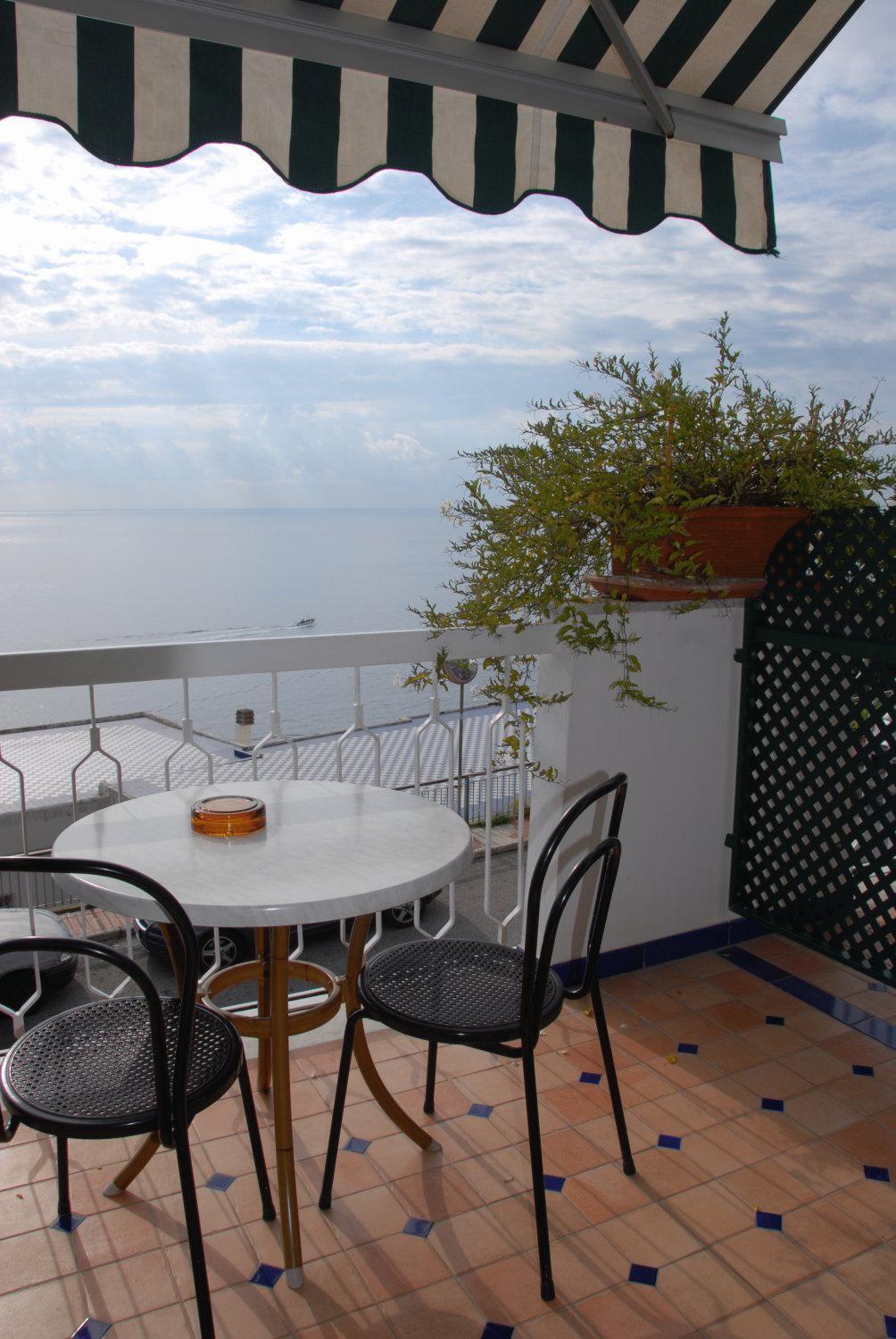 Superior Double Room with Sea View - Photo 9