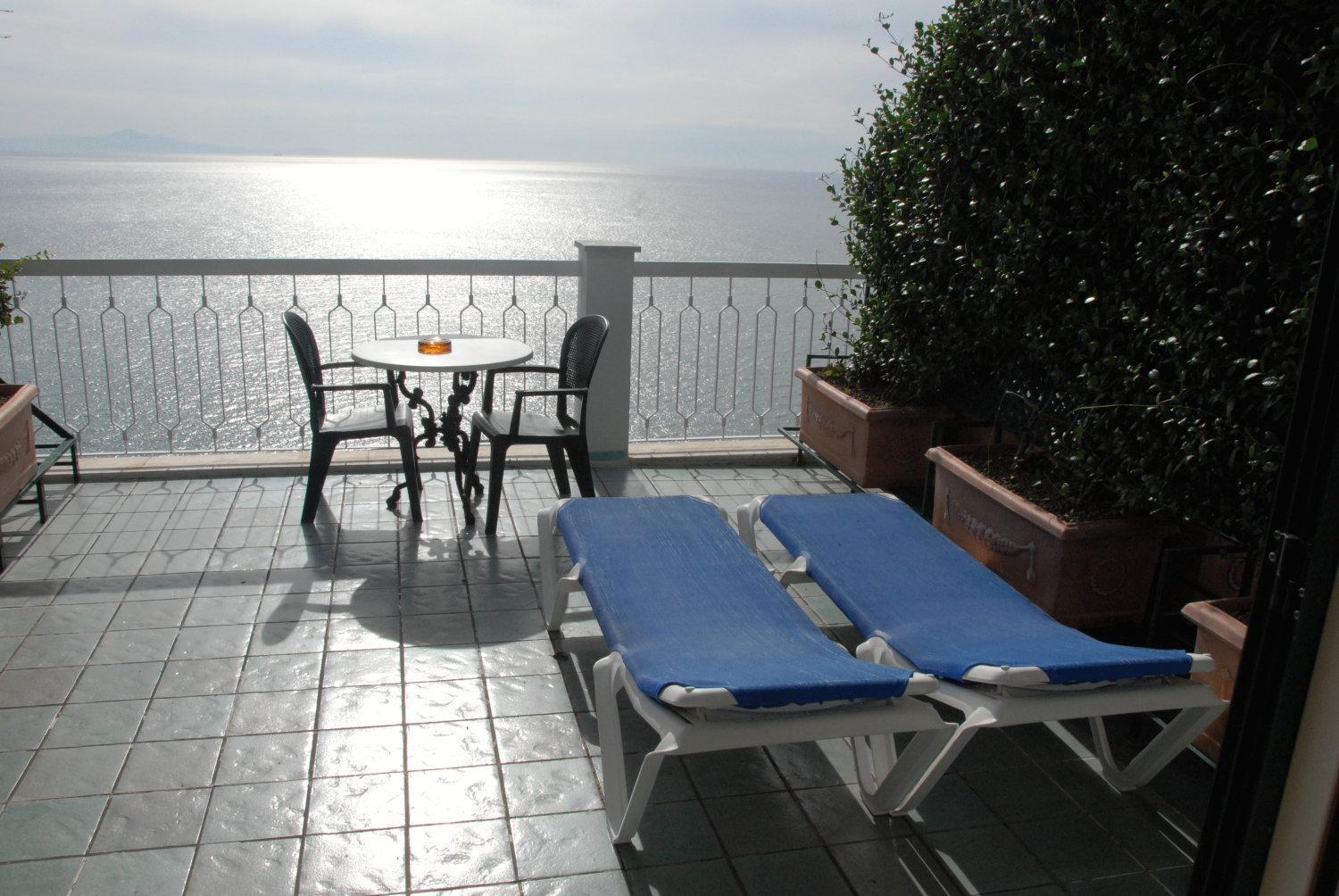Junior Suite with Sea View (2 Adults) - Photo 7