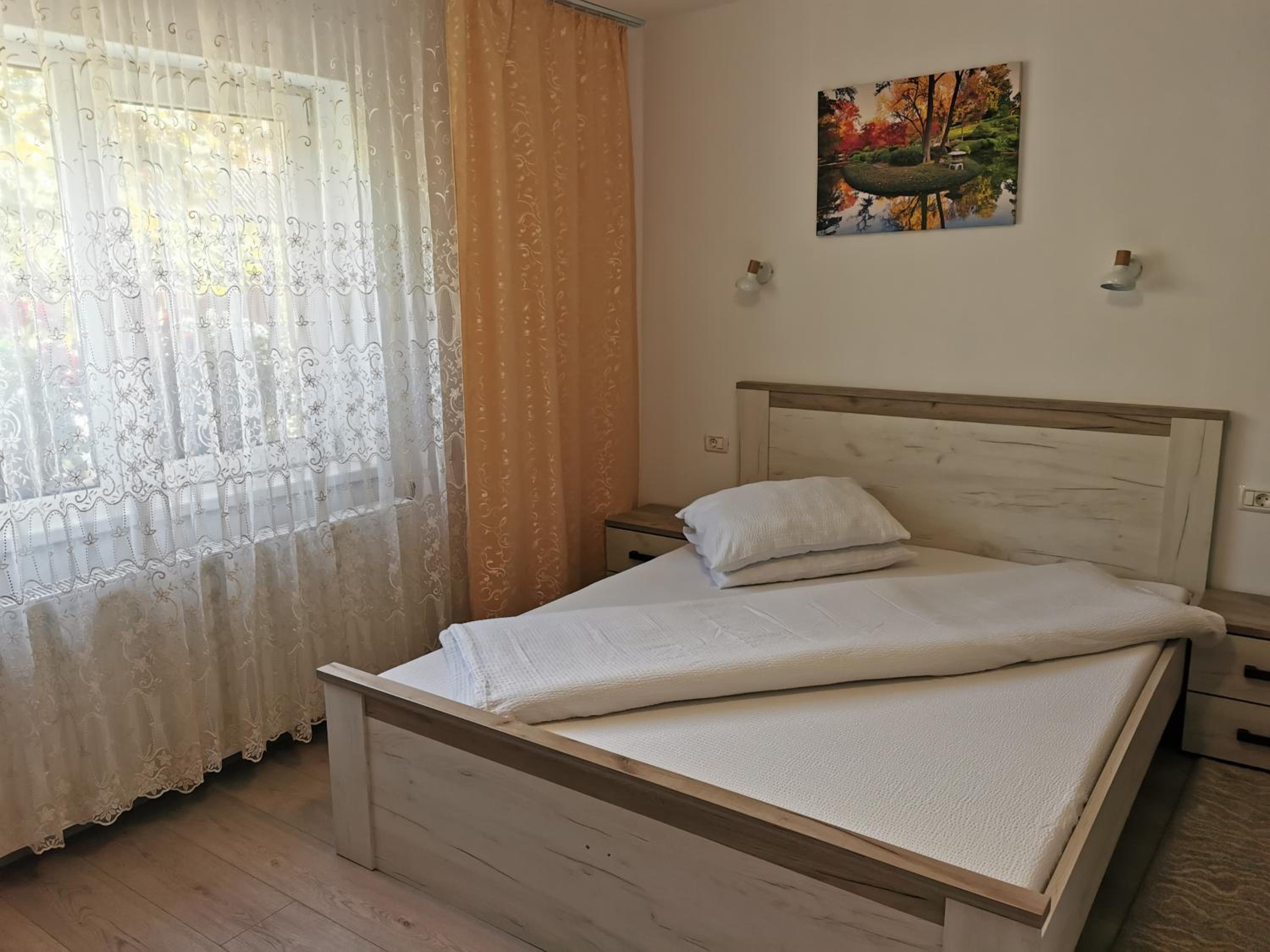 Double Room with Private Bathroom - Photo 1