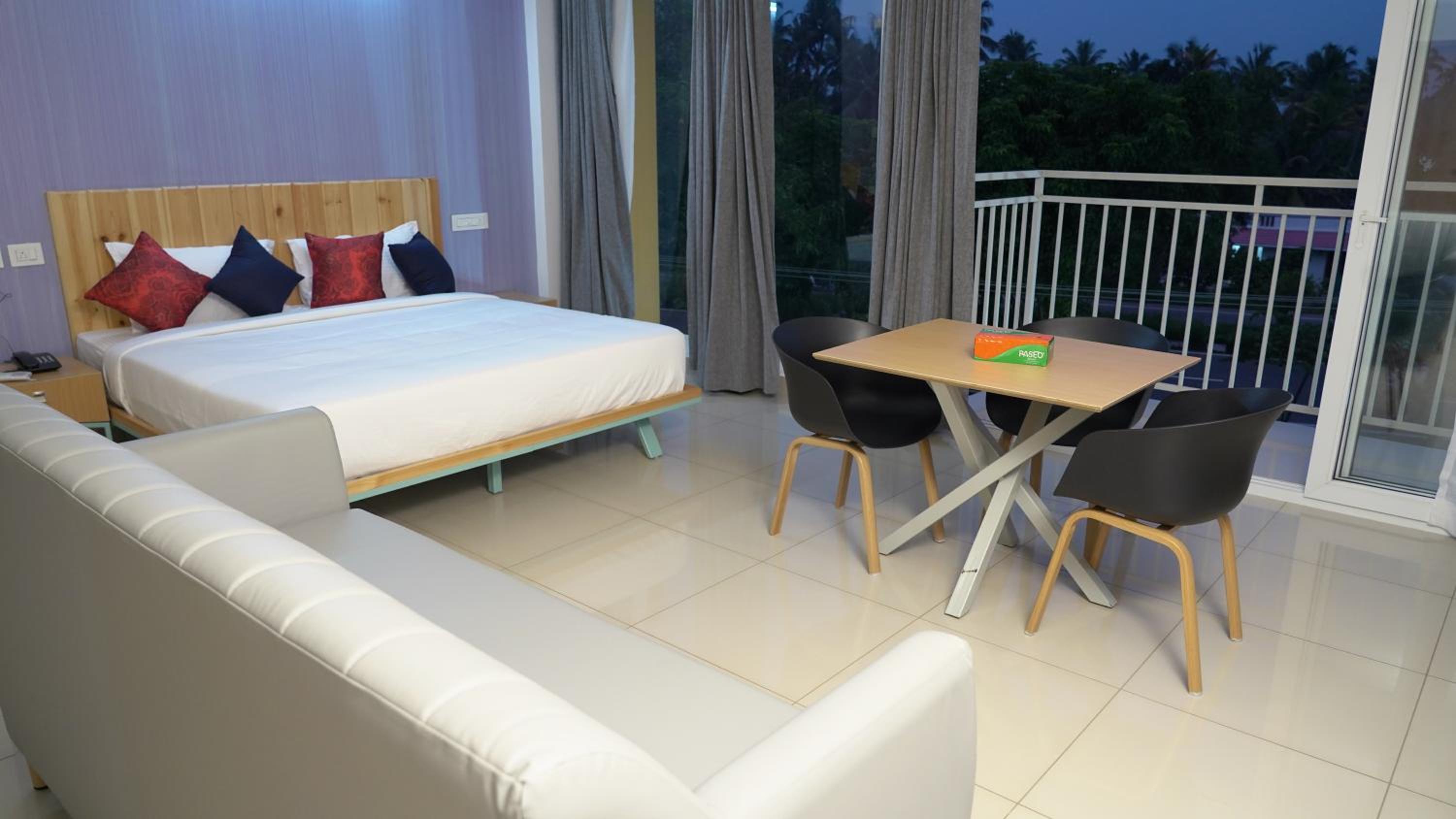 Deluxe Room - Photo 1