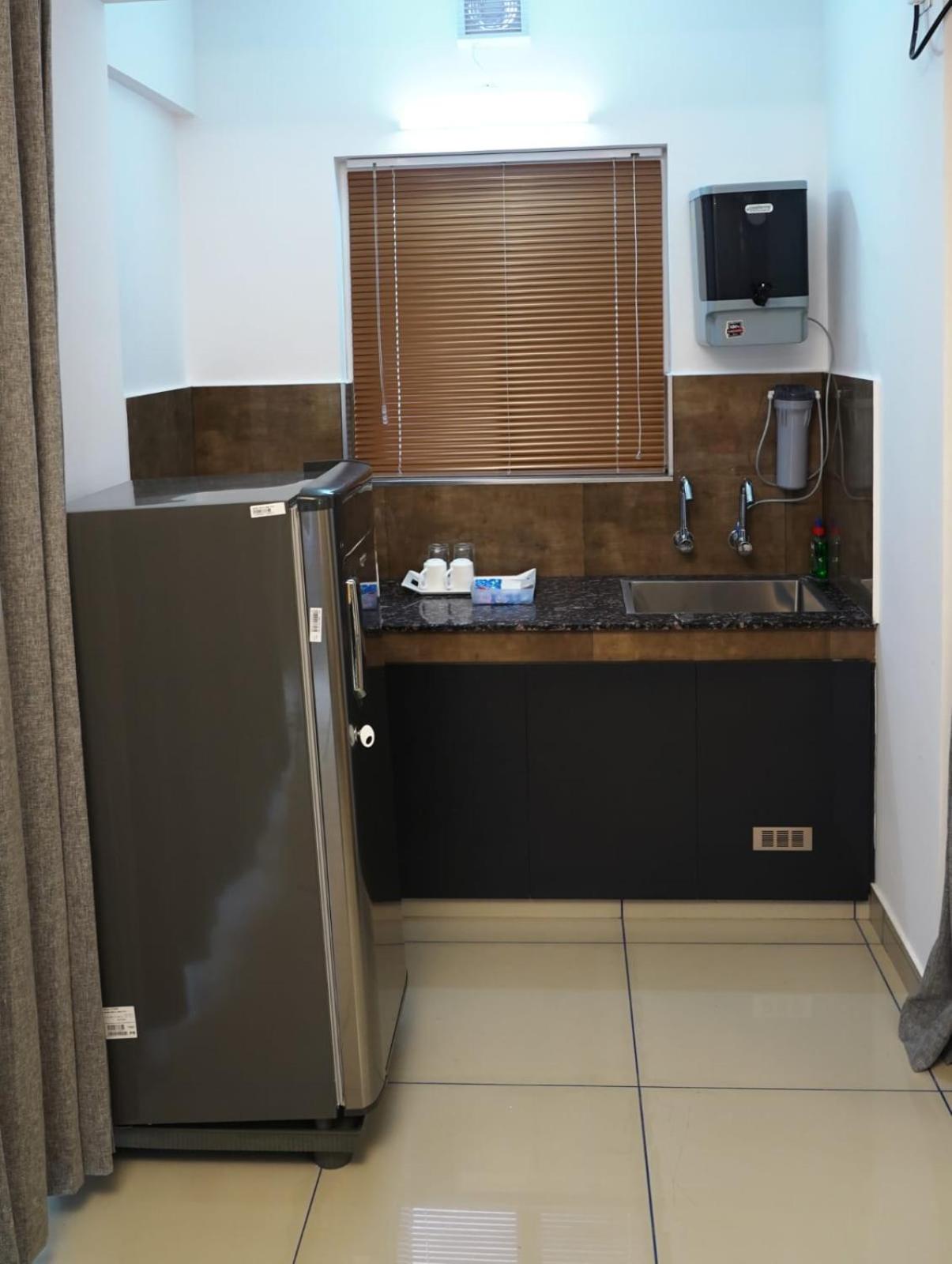 One-Bedroom Apartment - Photo 11