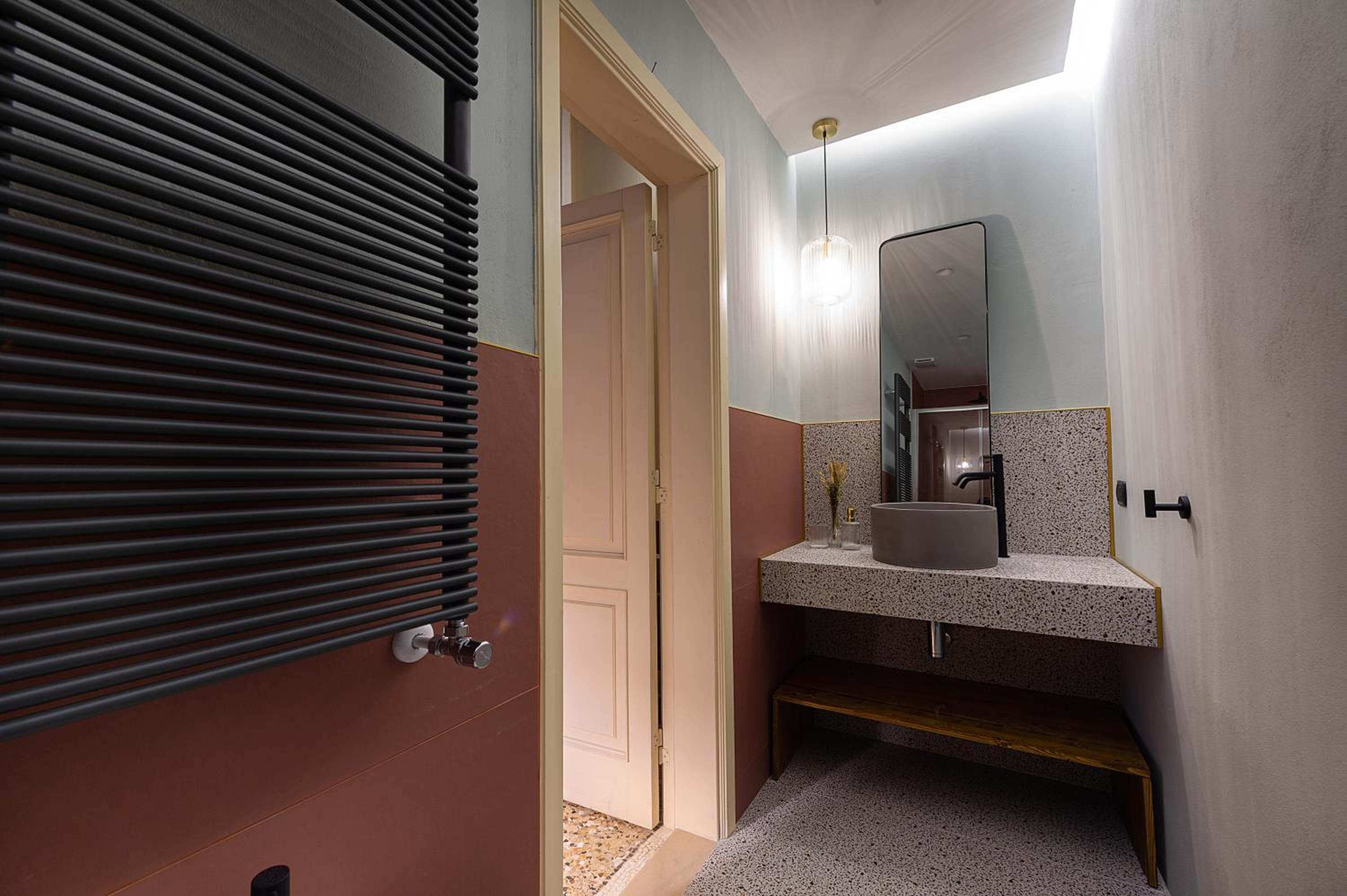 Deluxe Double Room with Balcony photo 2