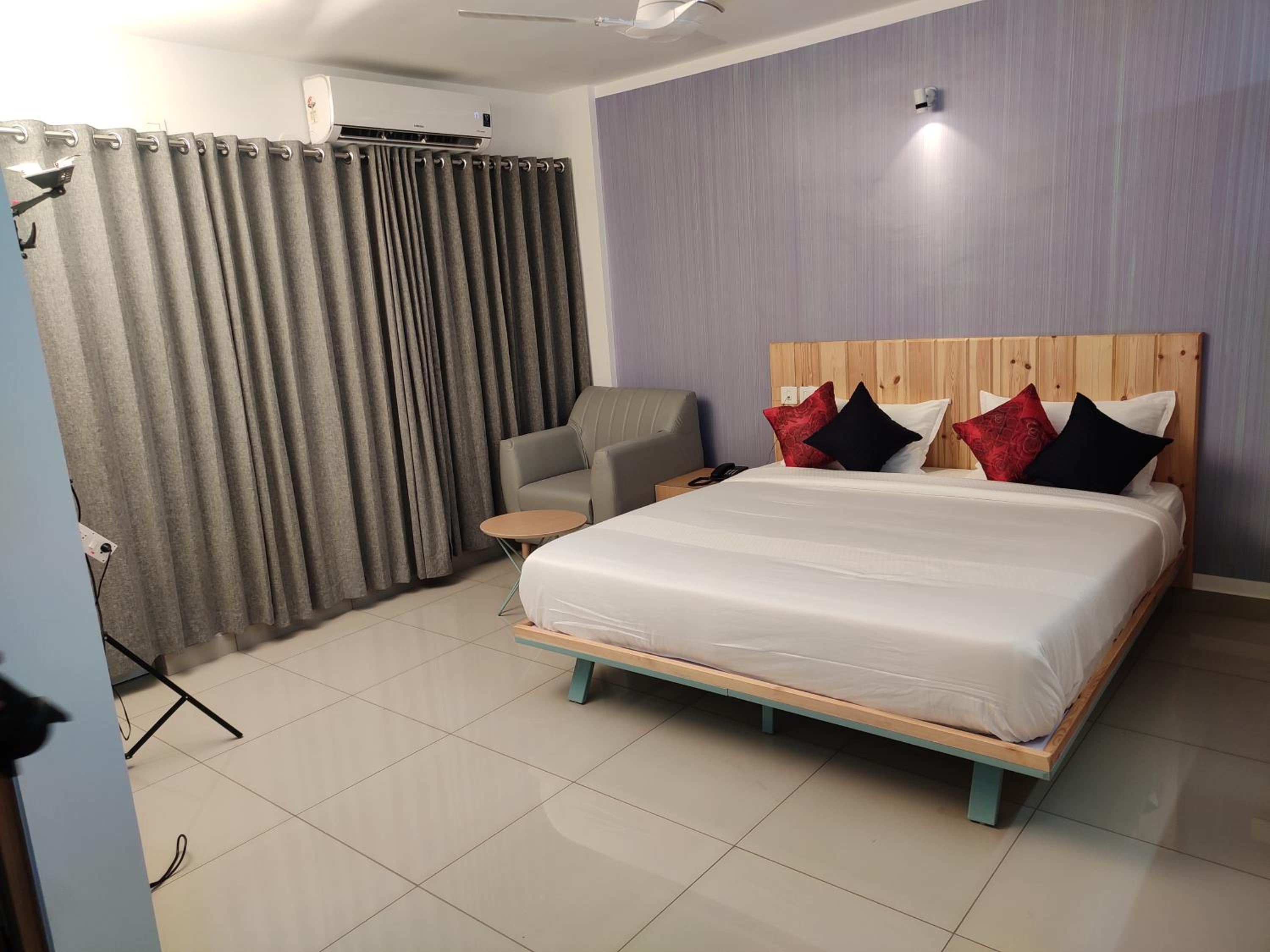 One-Bedroom Apartment - Photo 16