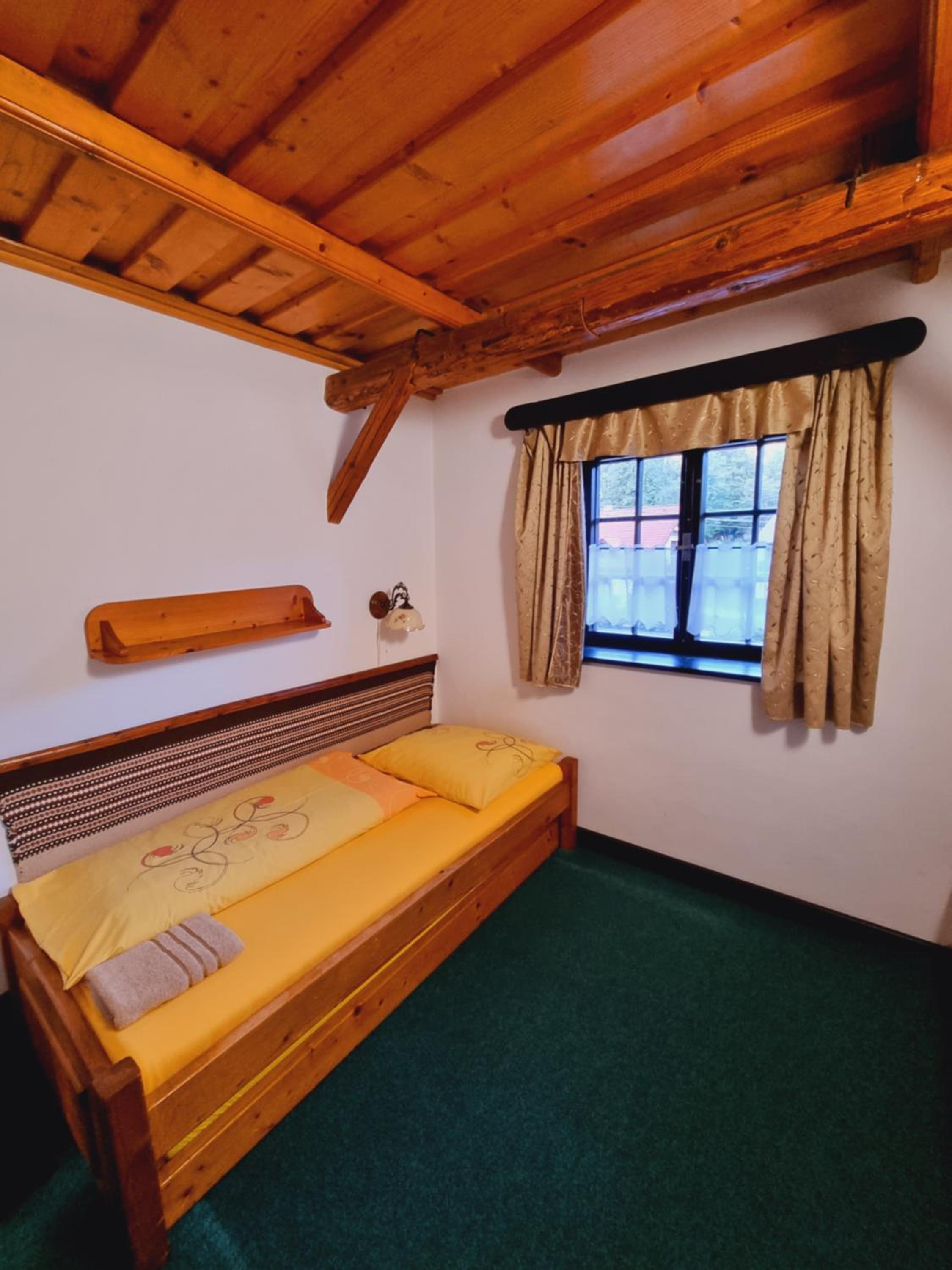Single Room with Shared Shower and Toilet photo 1