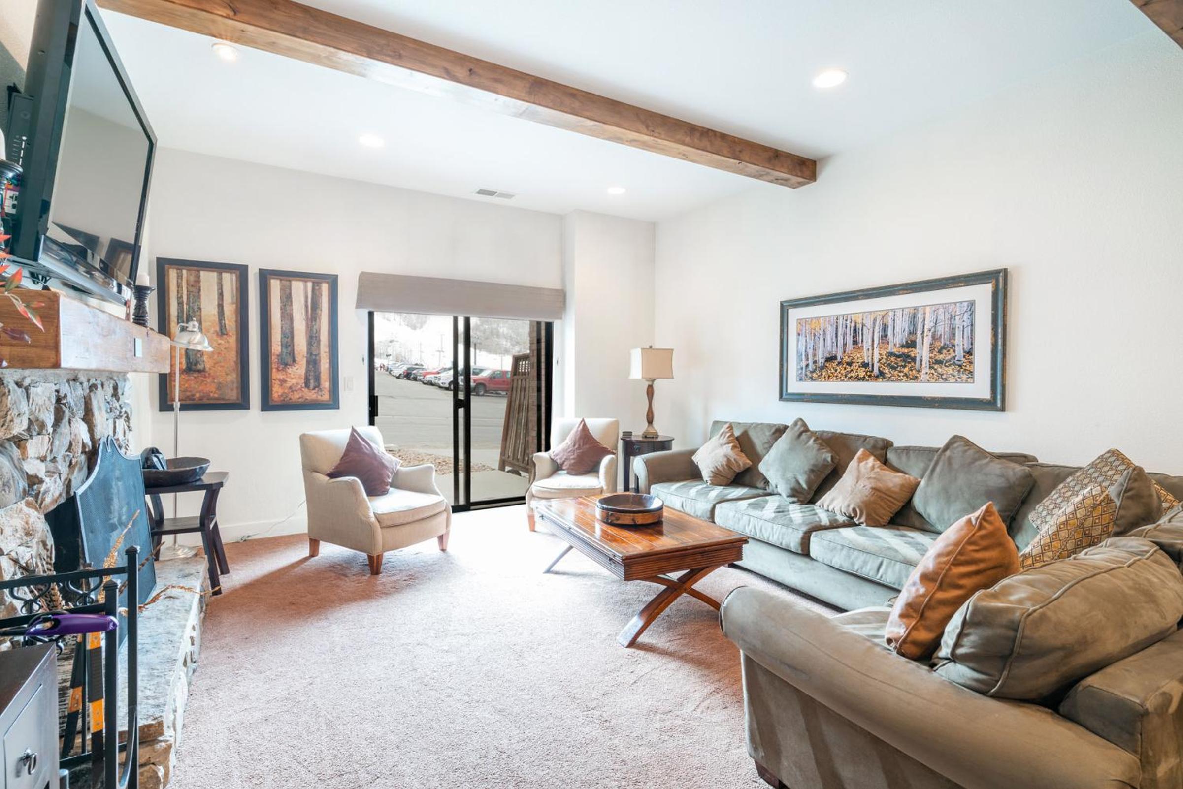 2 bedroom Condominium suite