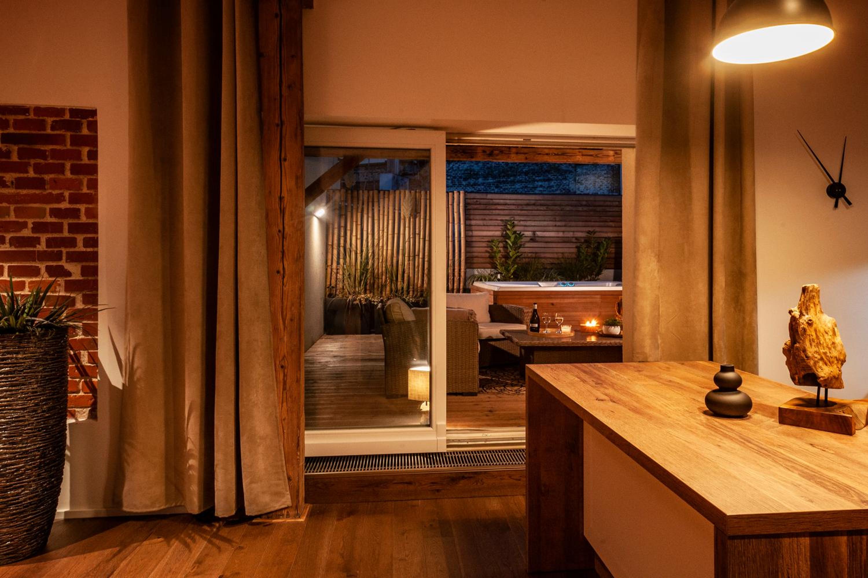 Apartment with Terrace - Photo 6