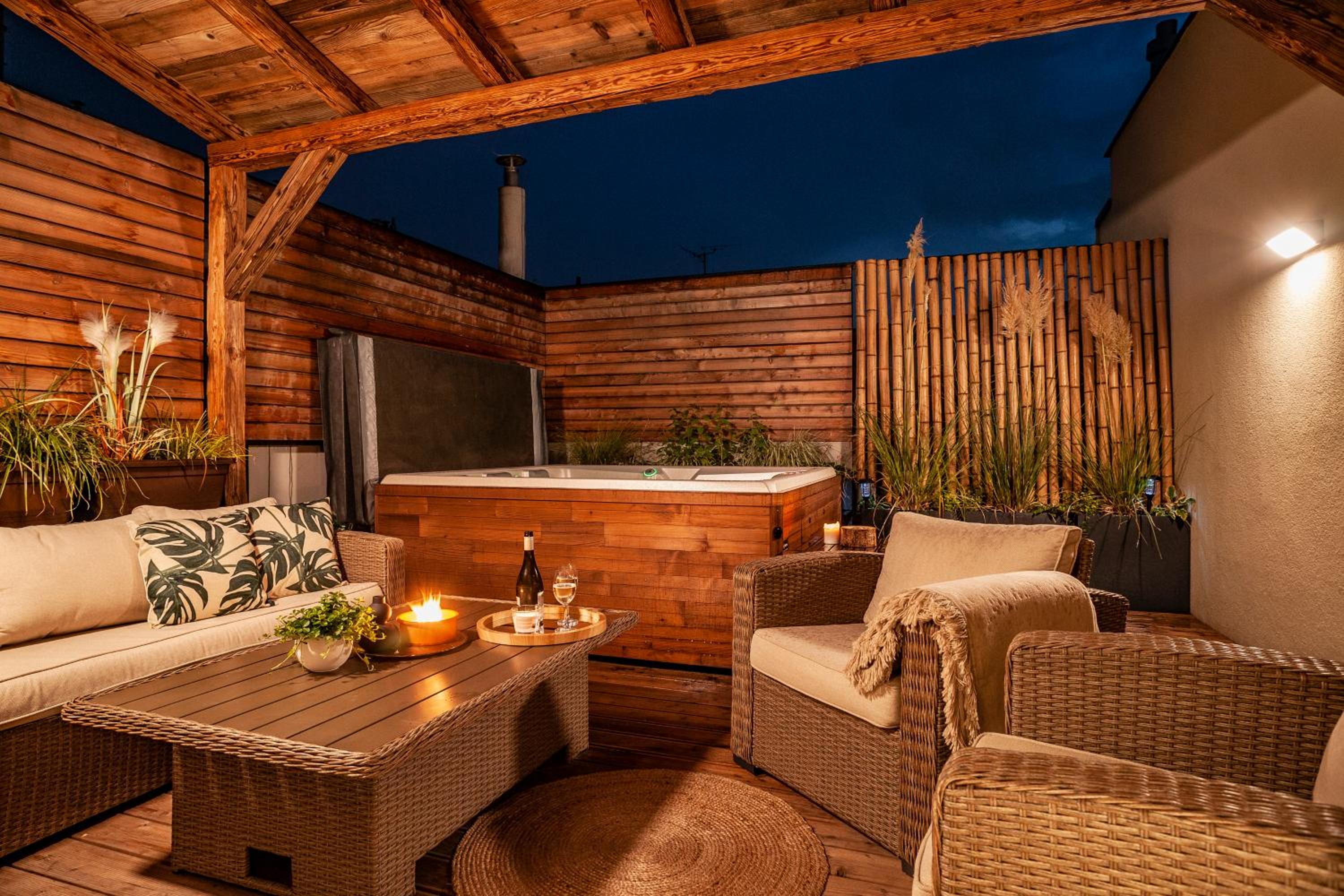 Apartment with Terrace - Photo 1