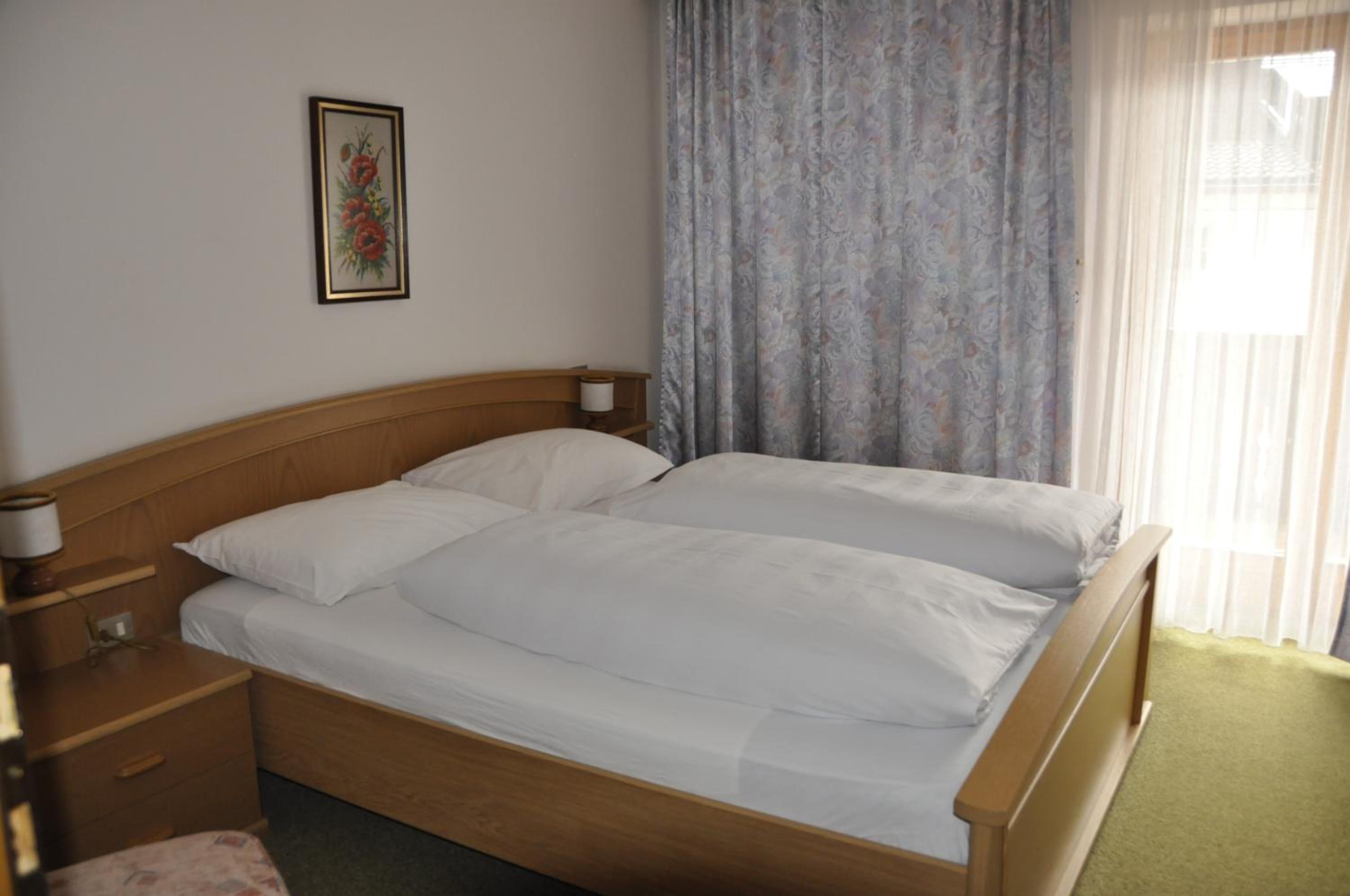 Double Room with Balcony - Photo 13
