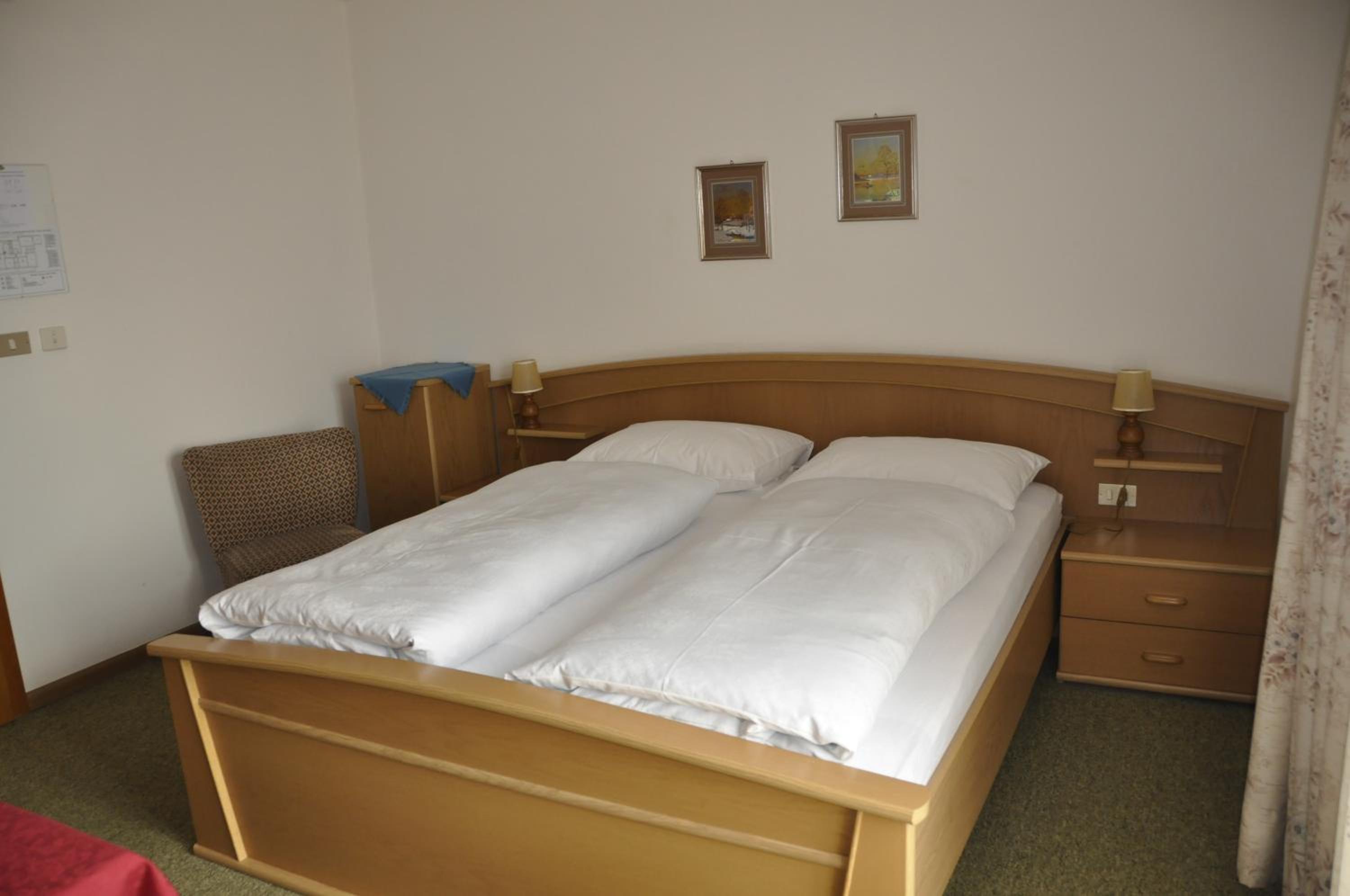 Double Room with Balcony - Photo 12