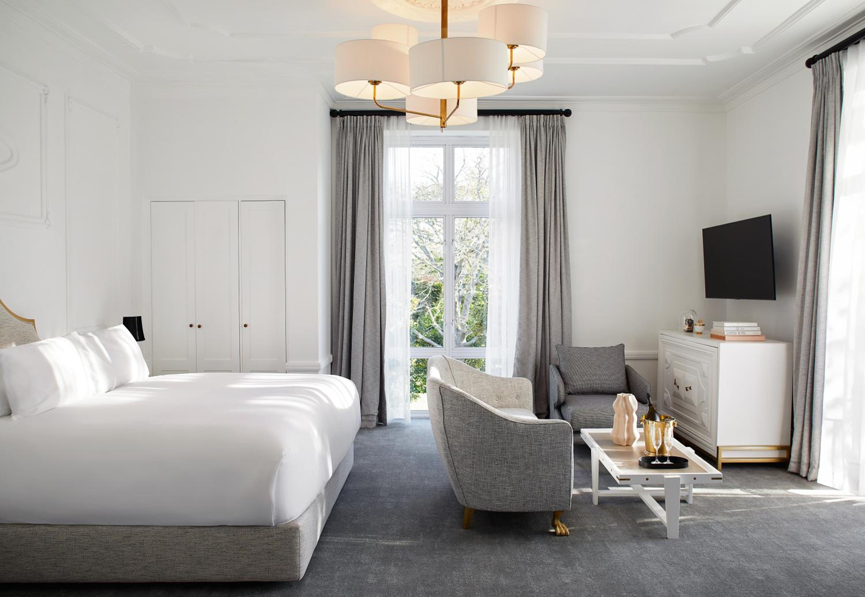 Superior Suite - Photo 2