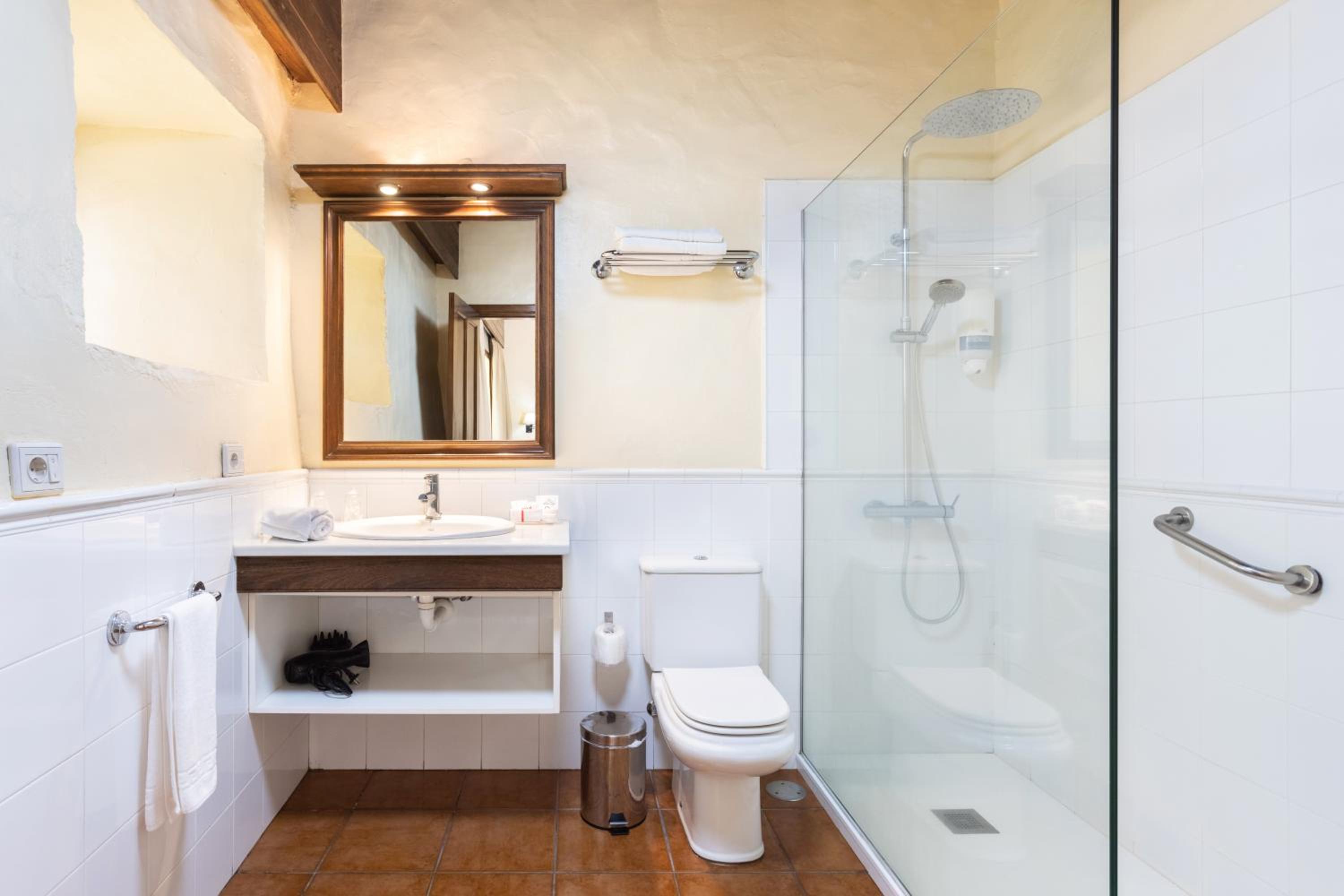 Double or Twin Room photo 3