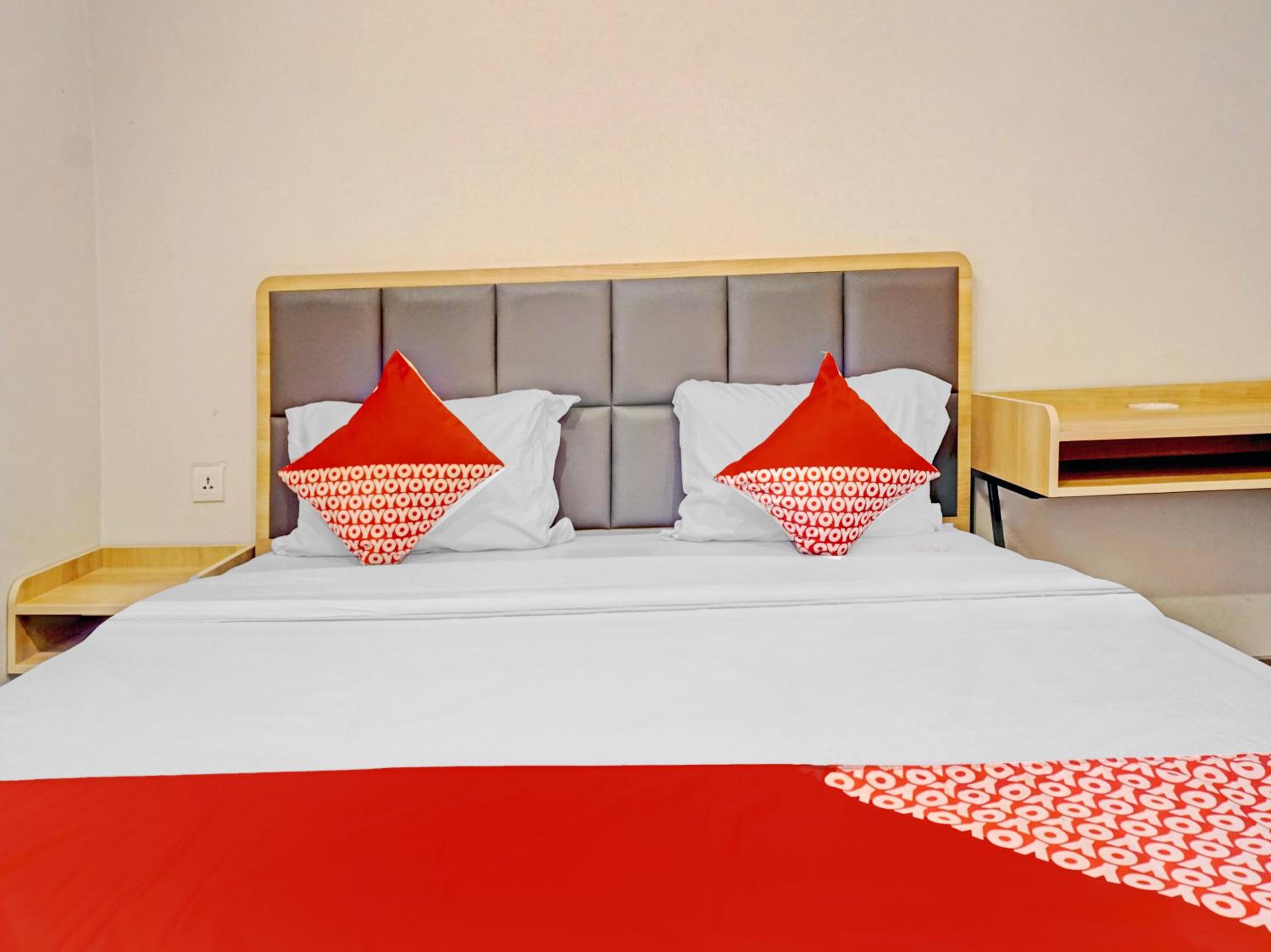 Deluxe Double Room - Photo 17