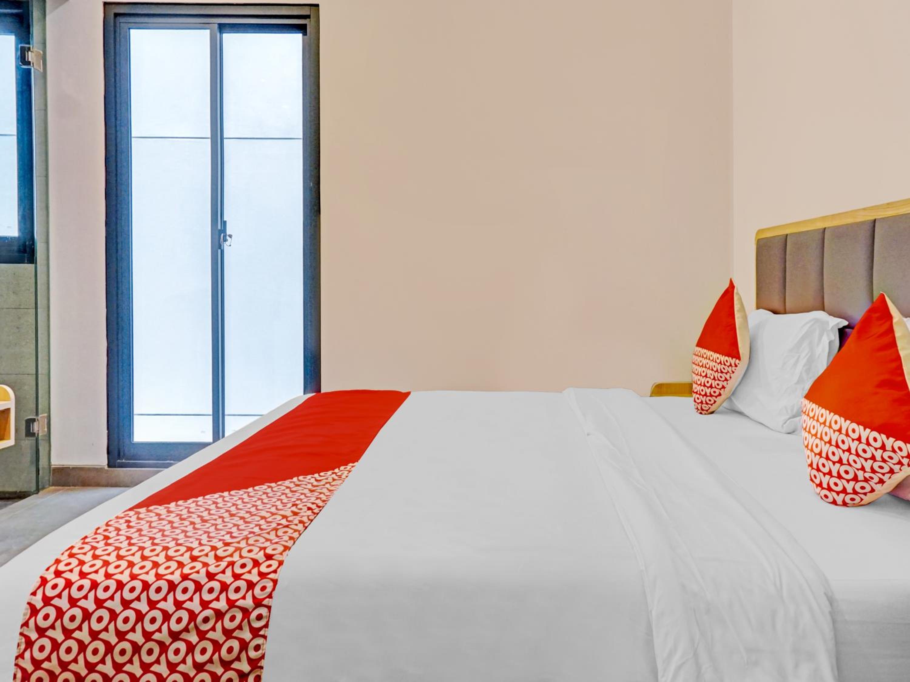 Deluxe Double Room - Photo 15