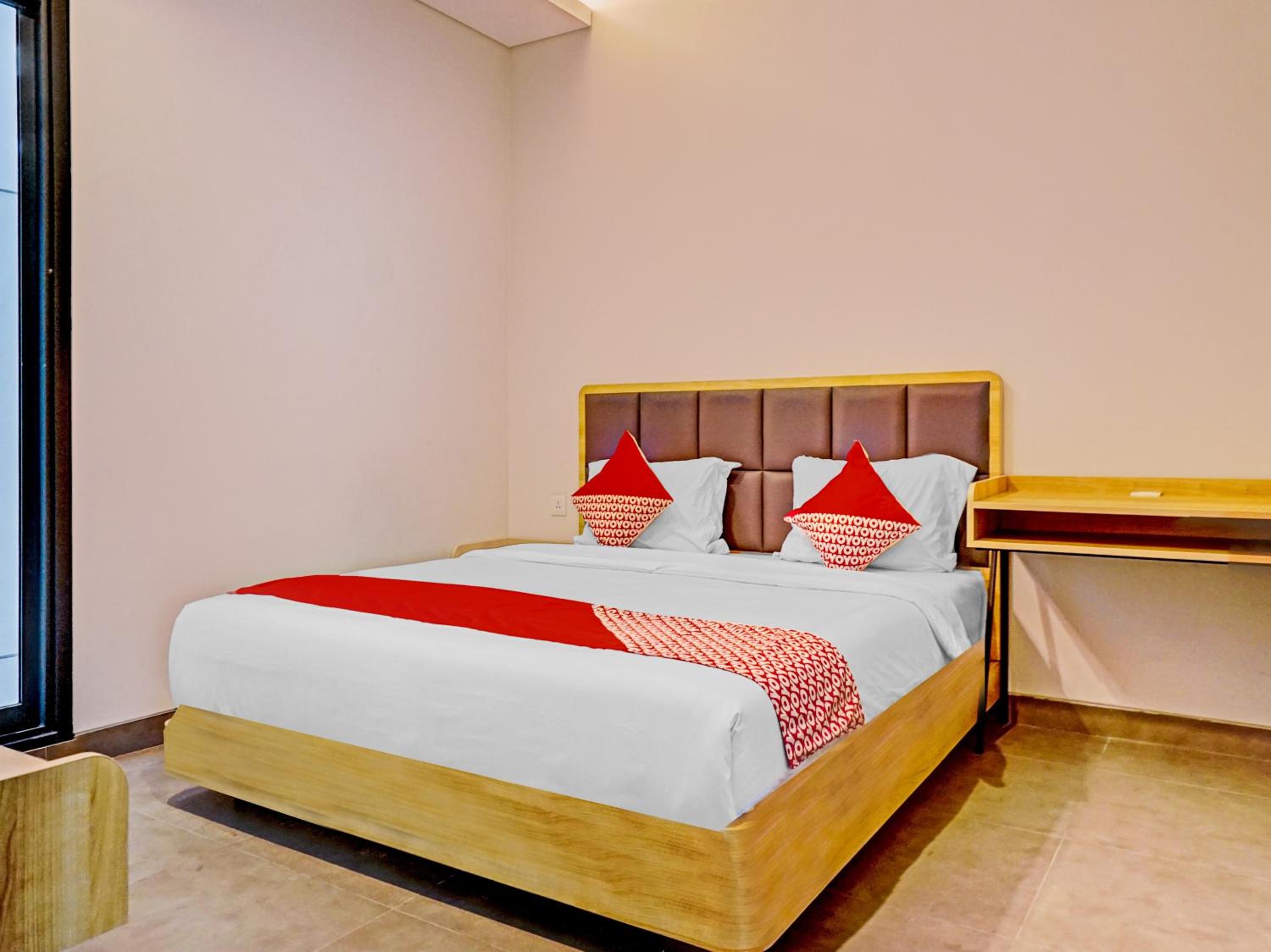 Deluxe Double Room - Photo 1