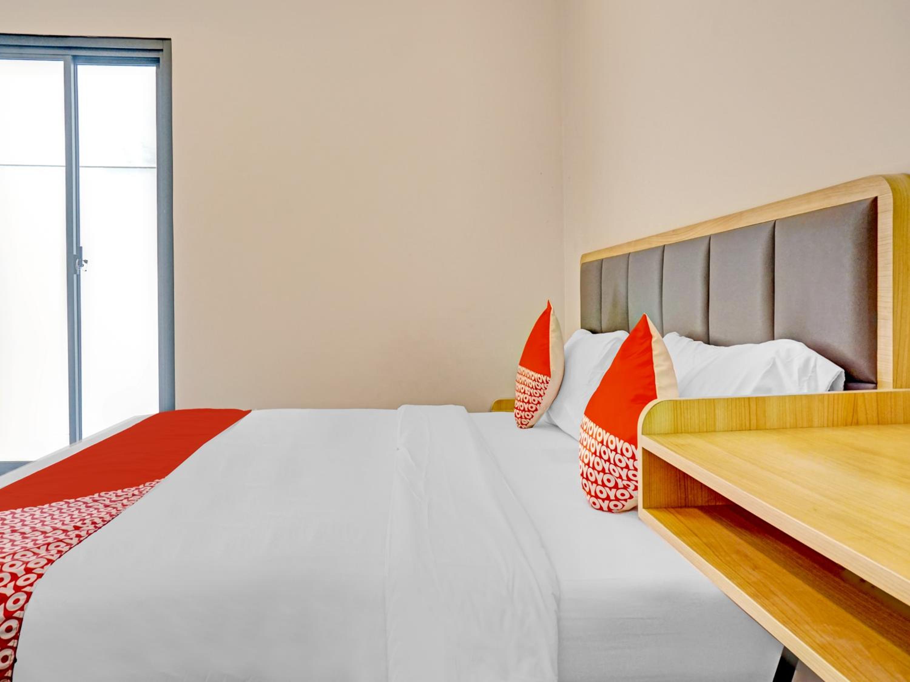 Deluxe Double Room - Photo 14