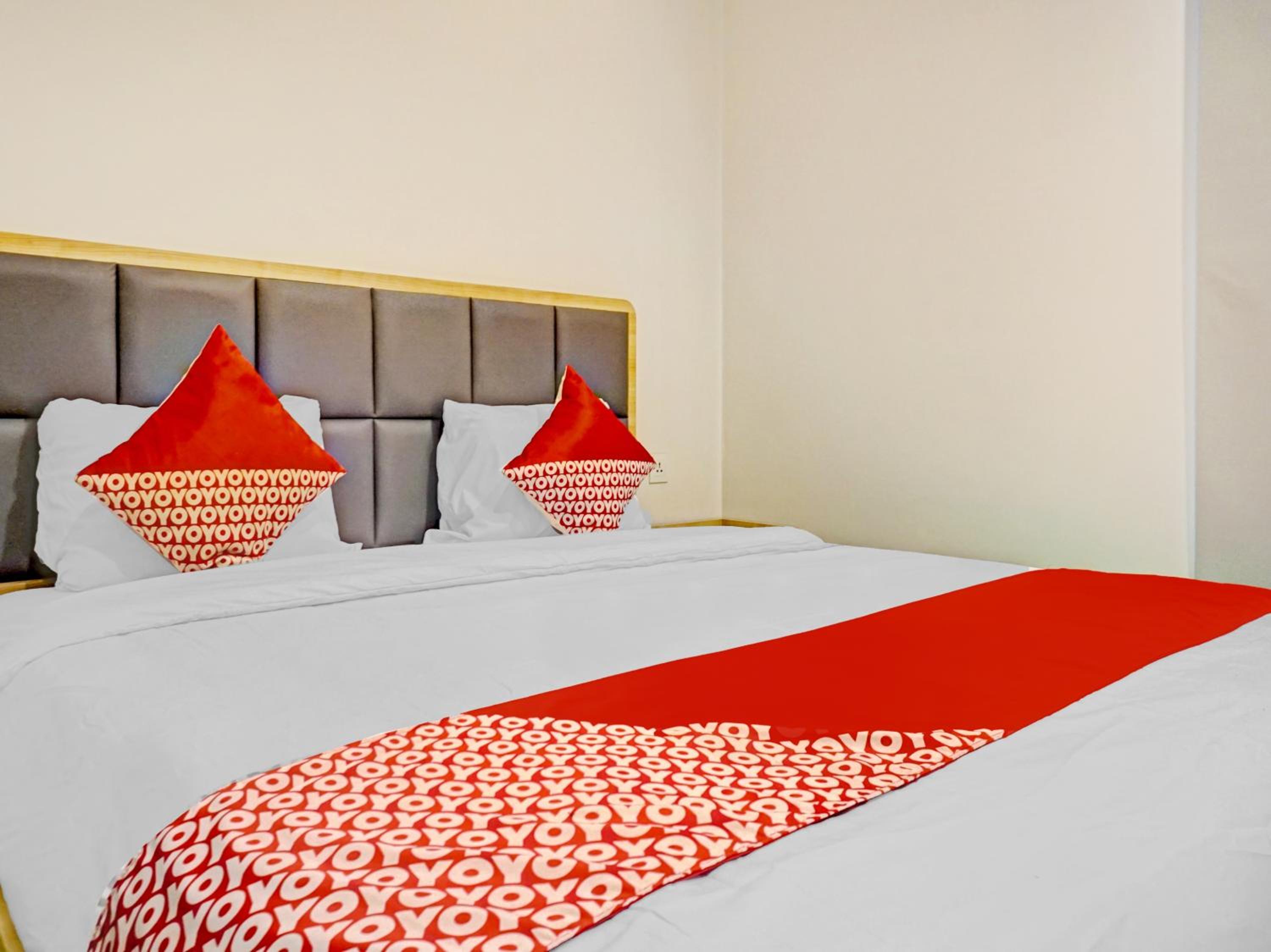 Deluxe Double Room - Photo 8