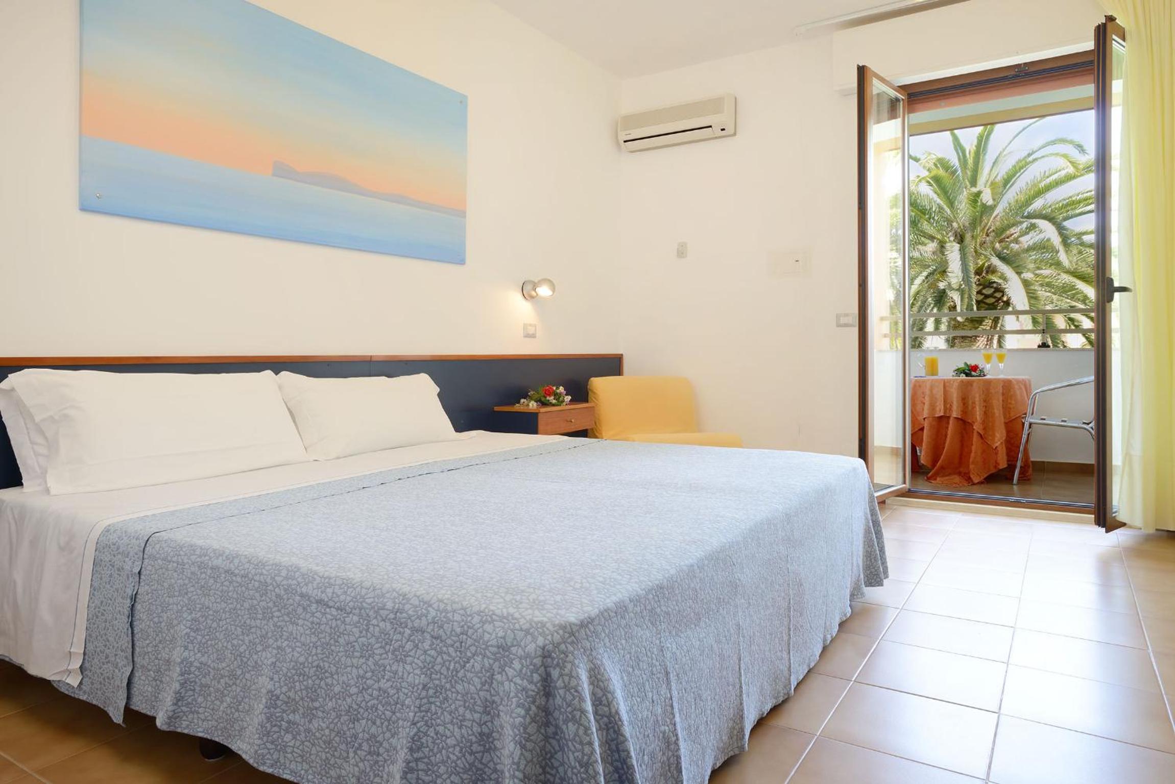 Double or Twin Room - Photo 2