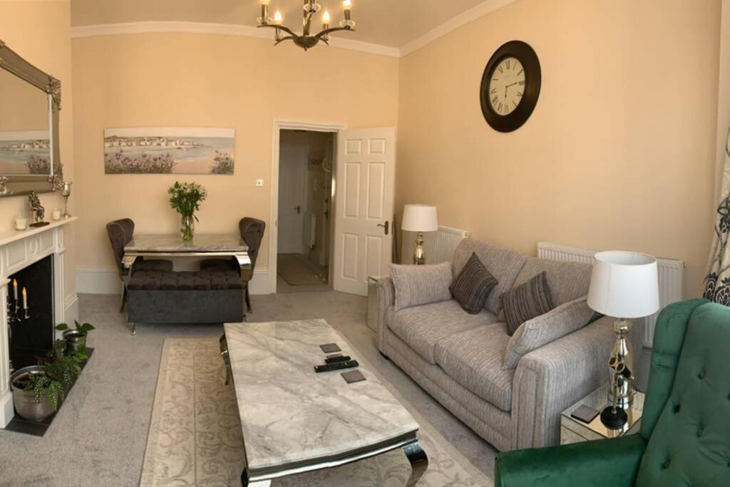 One-Bedroom Apartment - Photo 8