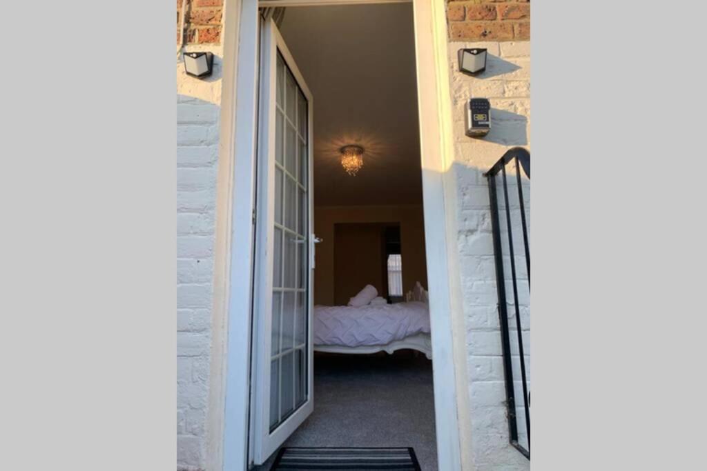 One-Bedroom Apartment - Photo 14