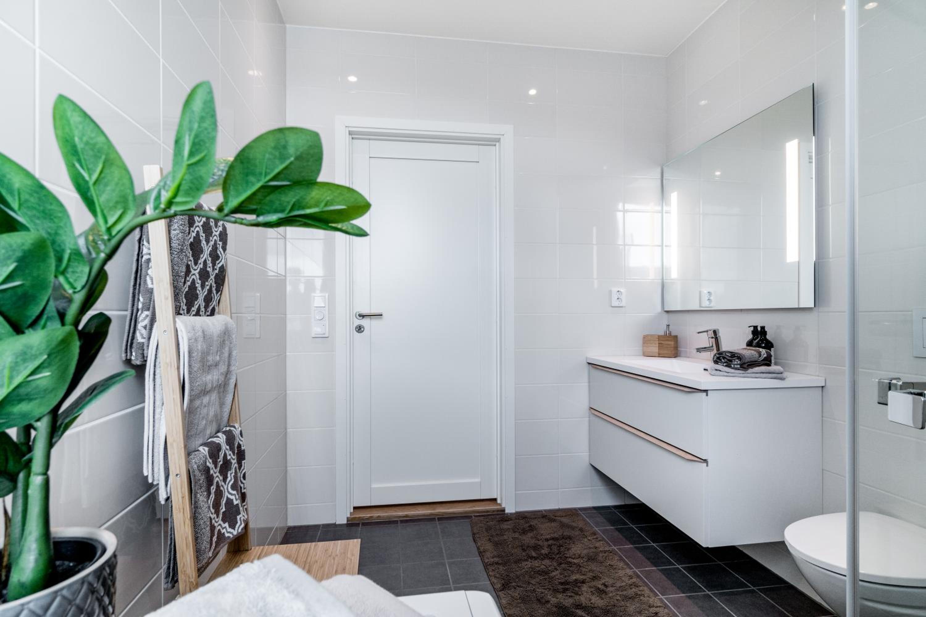 One-Bedroom Apartment - Photo 14