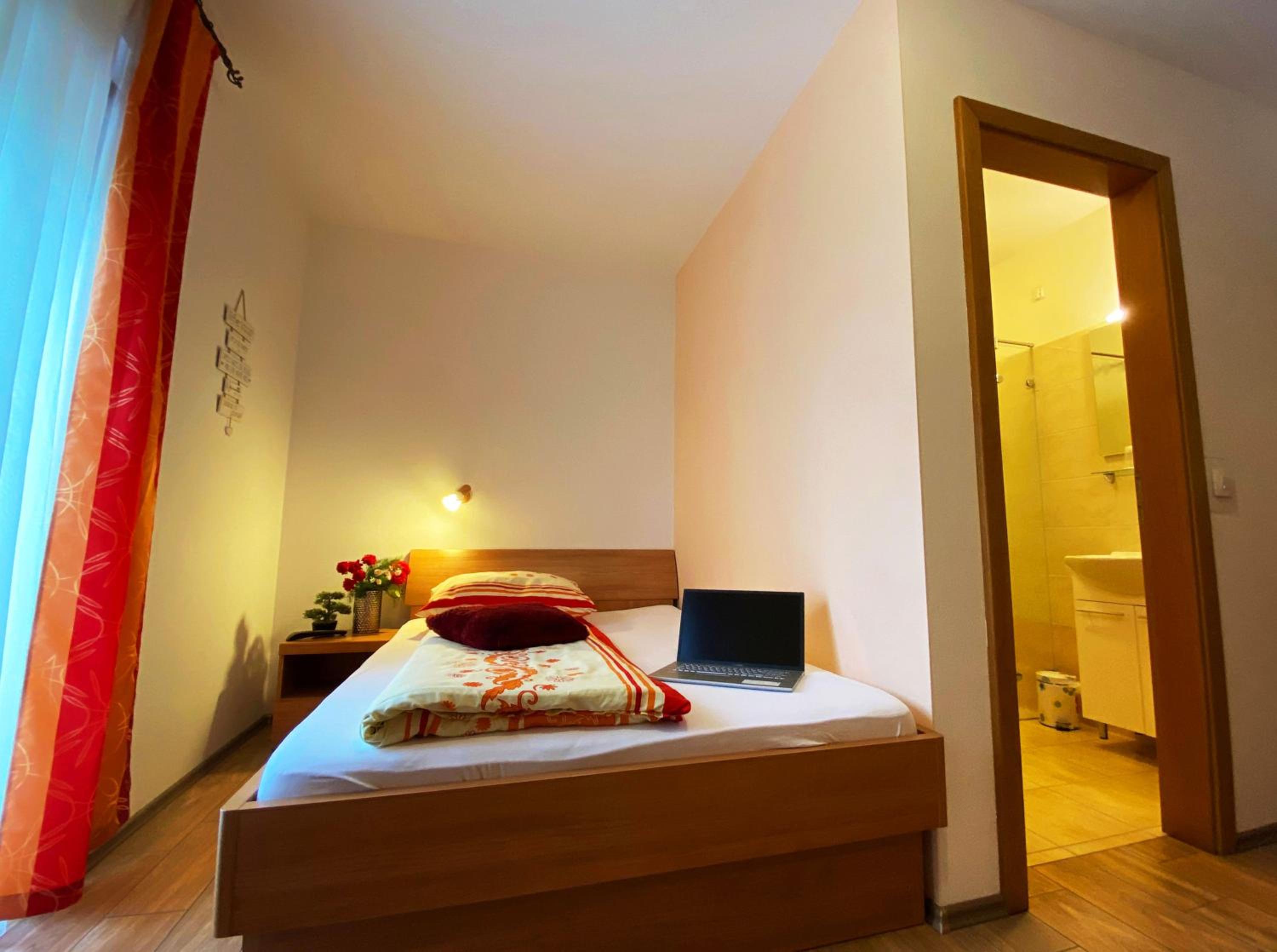 Single Room photo 1