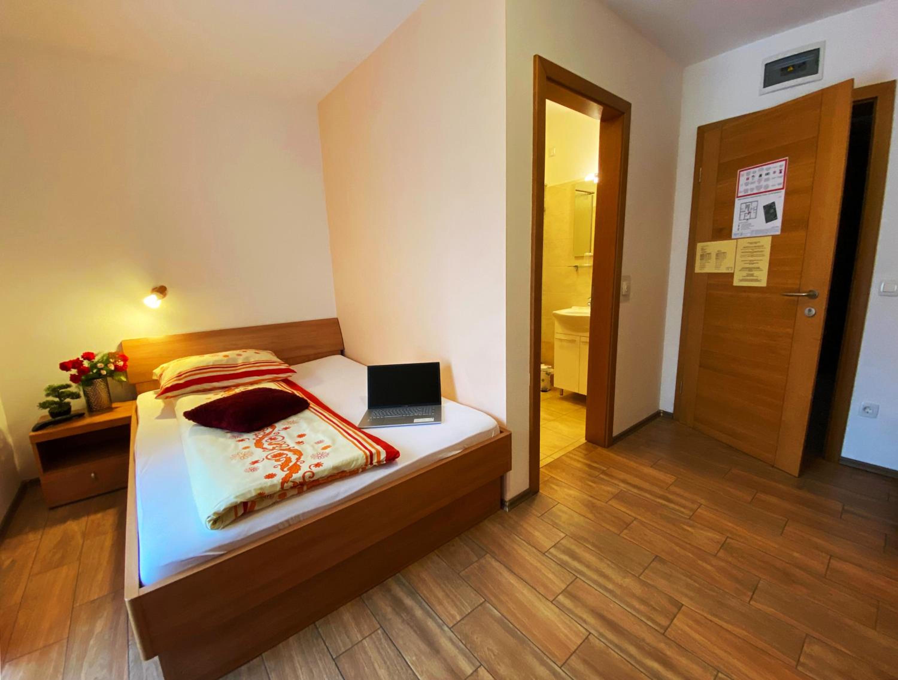 Economy Double or Twin Room photo 1