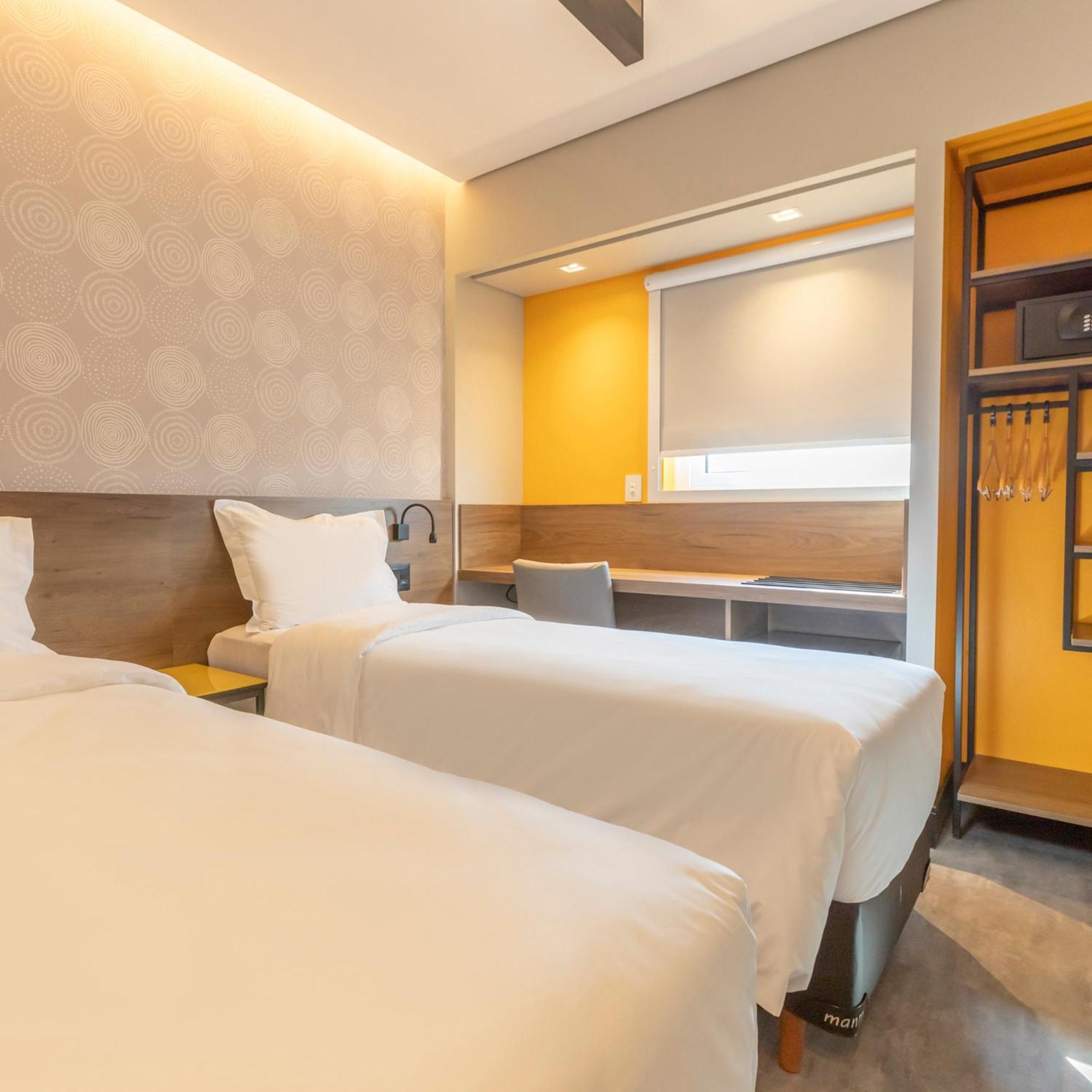 Standard Twin - 2 Single Beds - Photo 1