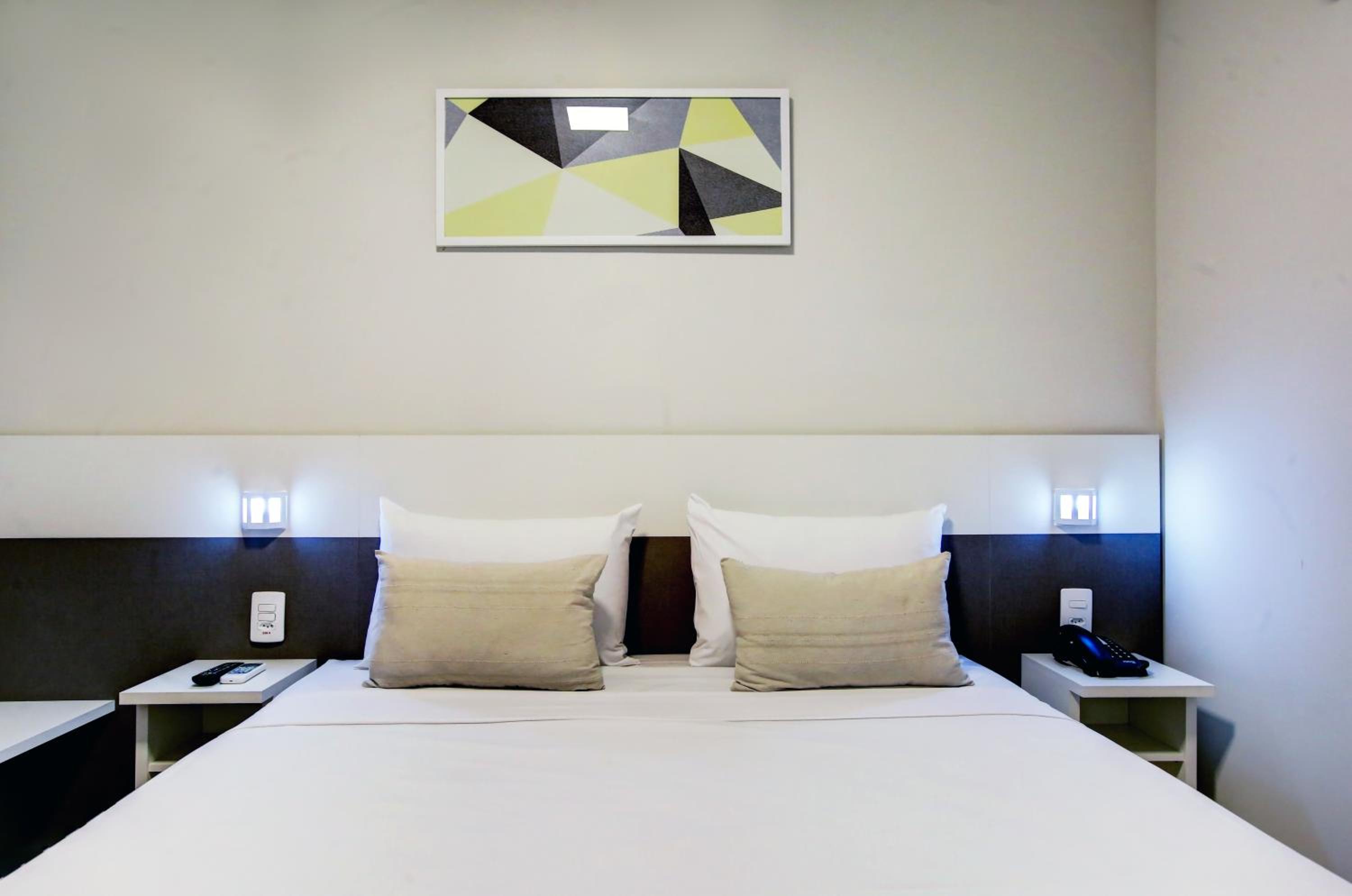 Standard Queen Room - Photo 9