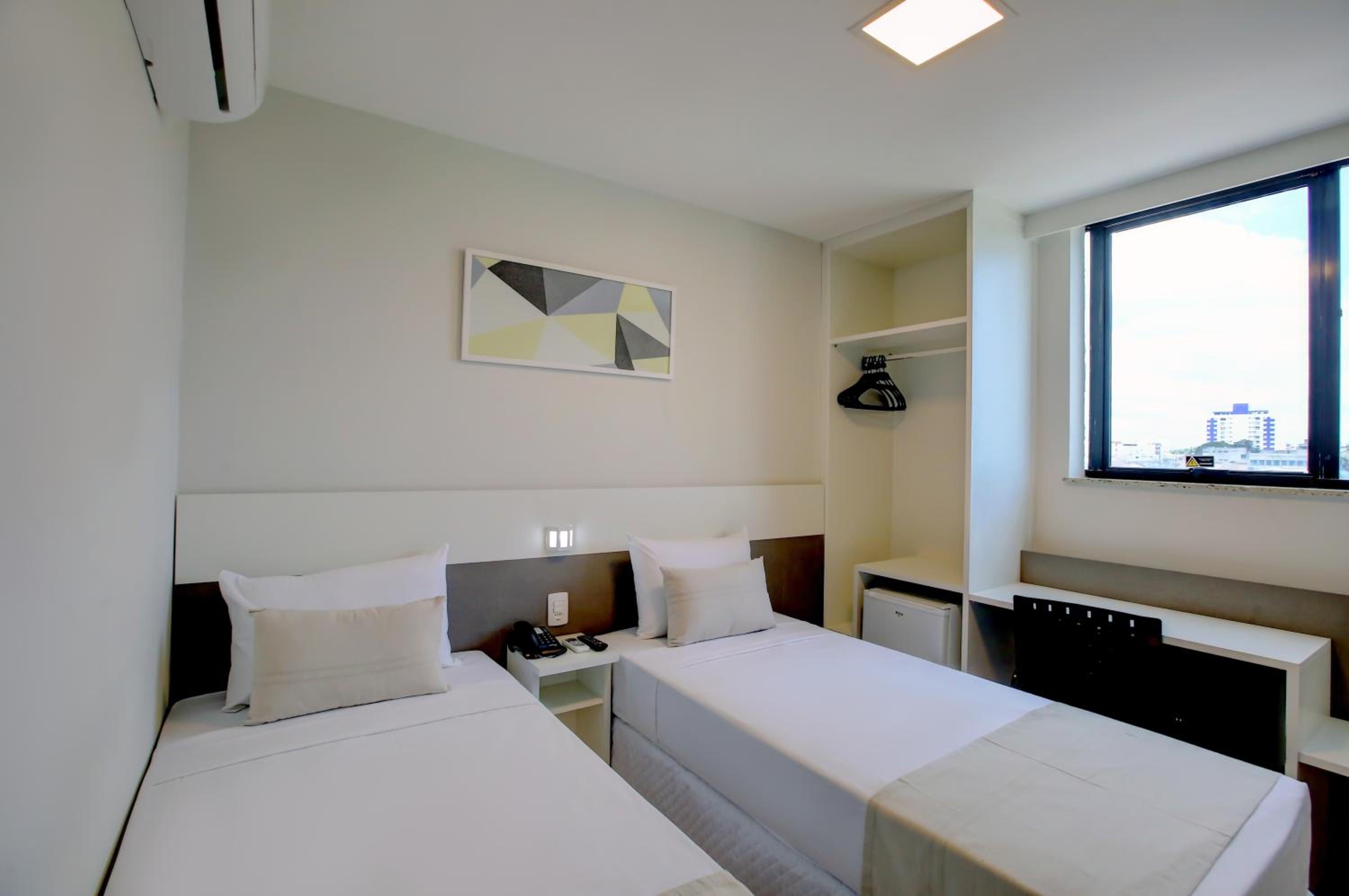 Standard Twin Room - Photo 3